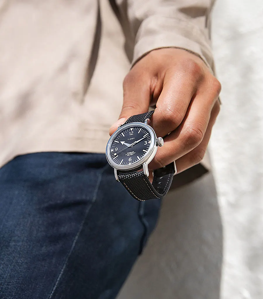 萬年鐘錶 - TIMEX 天美時  紳士冷光帆布皮革男錶 TW2V44000  錶徑 40MM