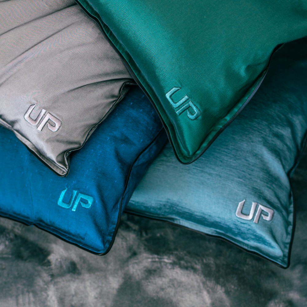 Upbodywear 咕𠱸/靠枕套 寶石藍