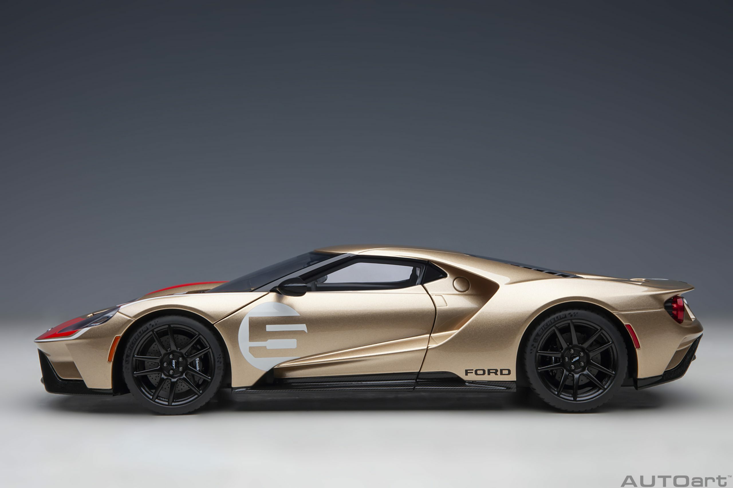 1/18 AUTOART Ford GT 2022 Holman Moody Heritage Edition (Holman Woody Gold) (72928)