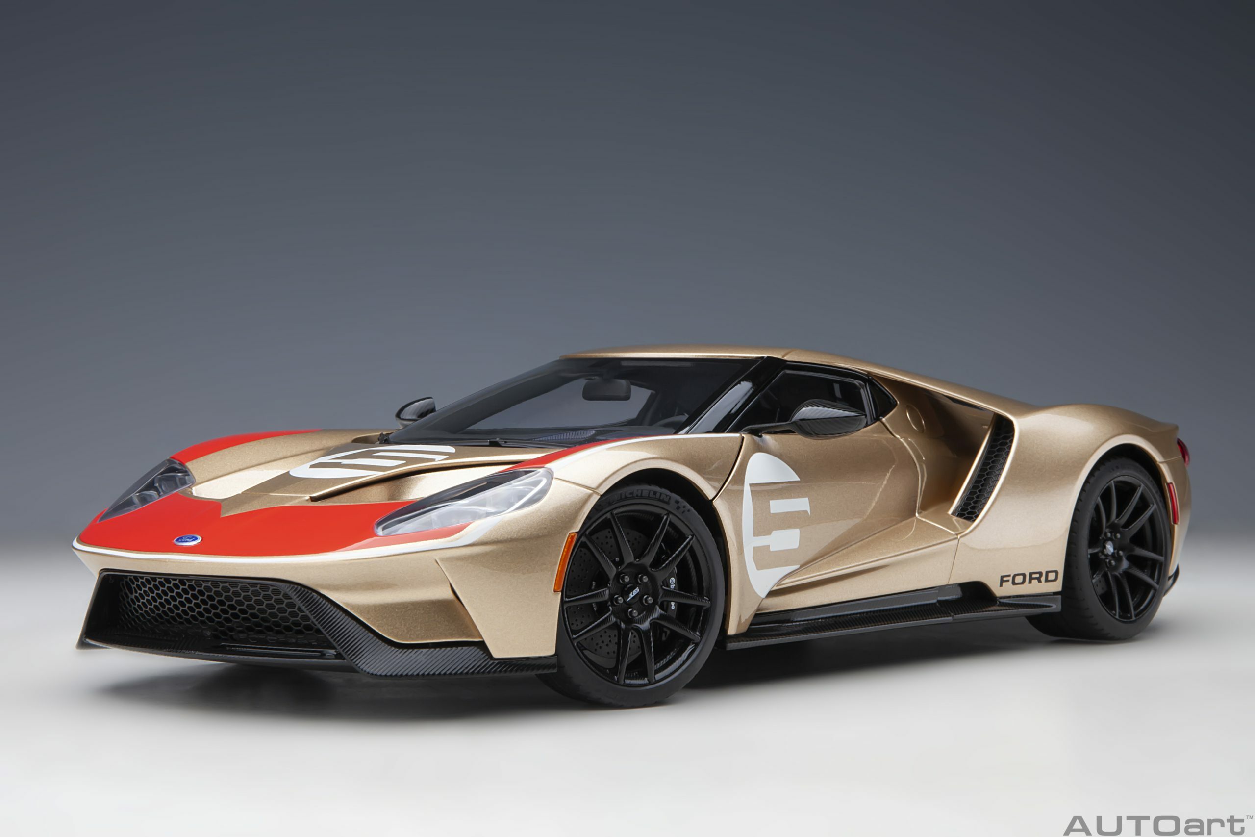 1/18 AUTOART Ford GT 2022 Holman Moody Heritage Edition (Holman Woody Gold) (72928)