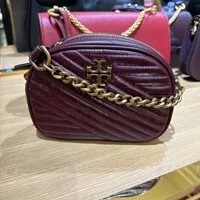 [S] TORY BURCH KIRA CHEVRON GLAZED SMALL CAMERA BAG,FIG, 84197-200 (STB244)