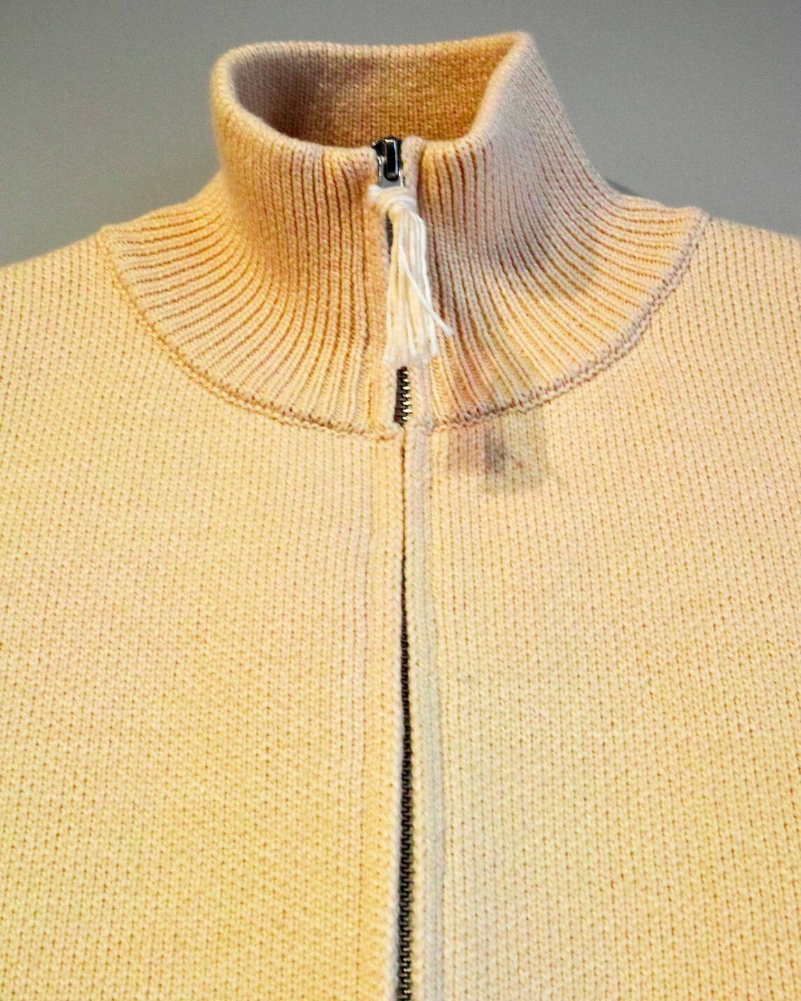 AMBERGLEAM - Drivers Knit Vest / White Shell