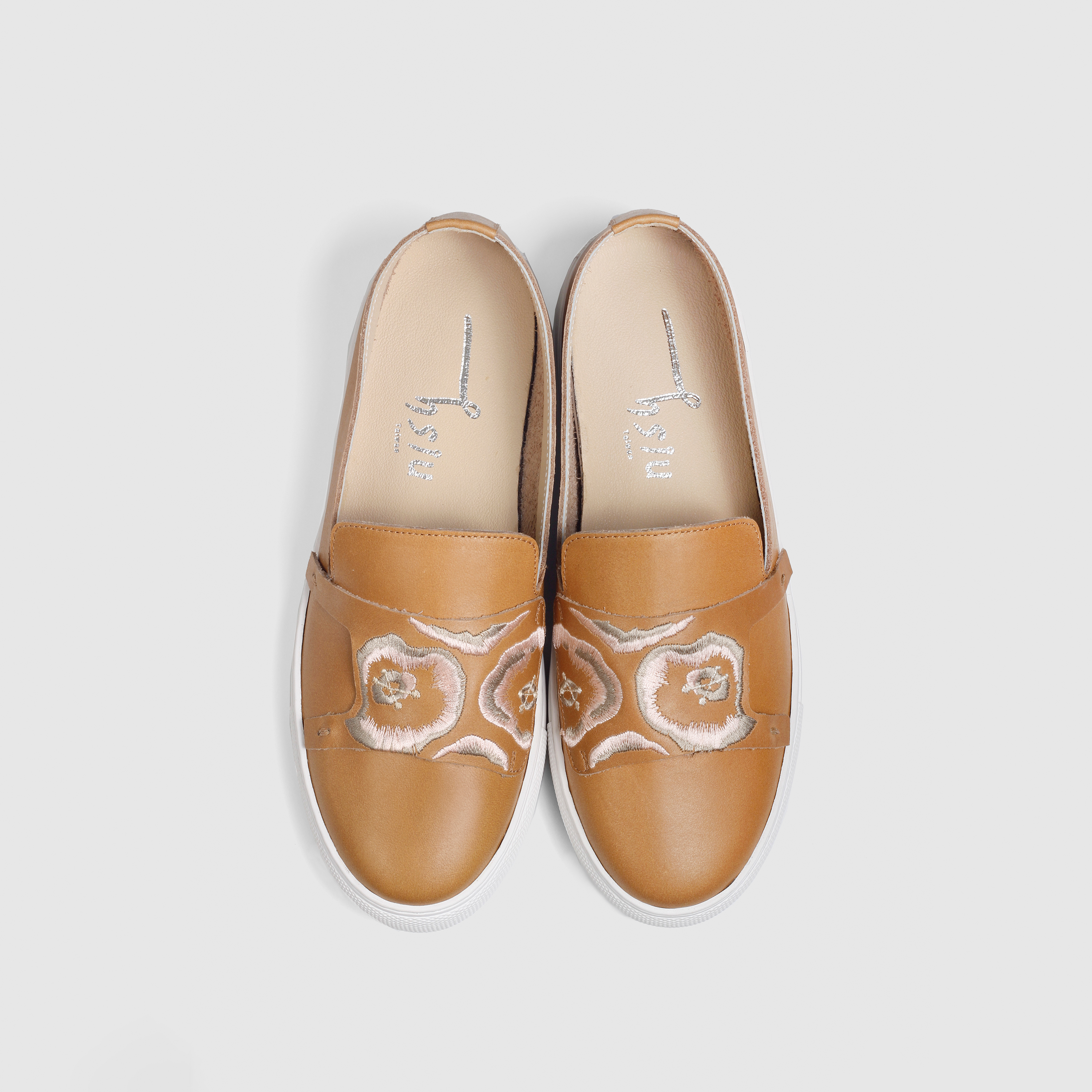 刺繡休閒鞋｜一盞燈 (焦糖棕)