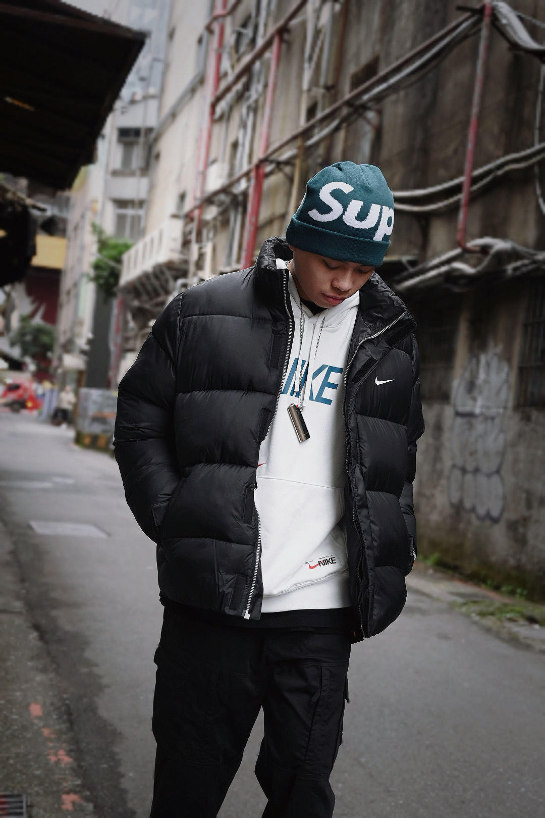 Nike ダウンジャケット メンズ MサイズDQ4925-010