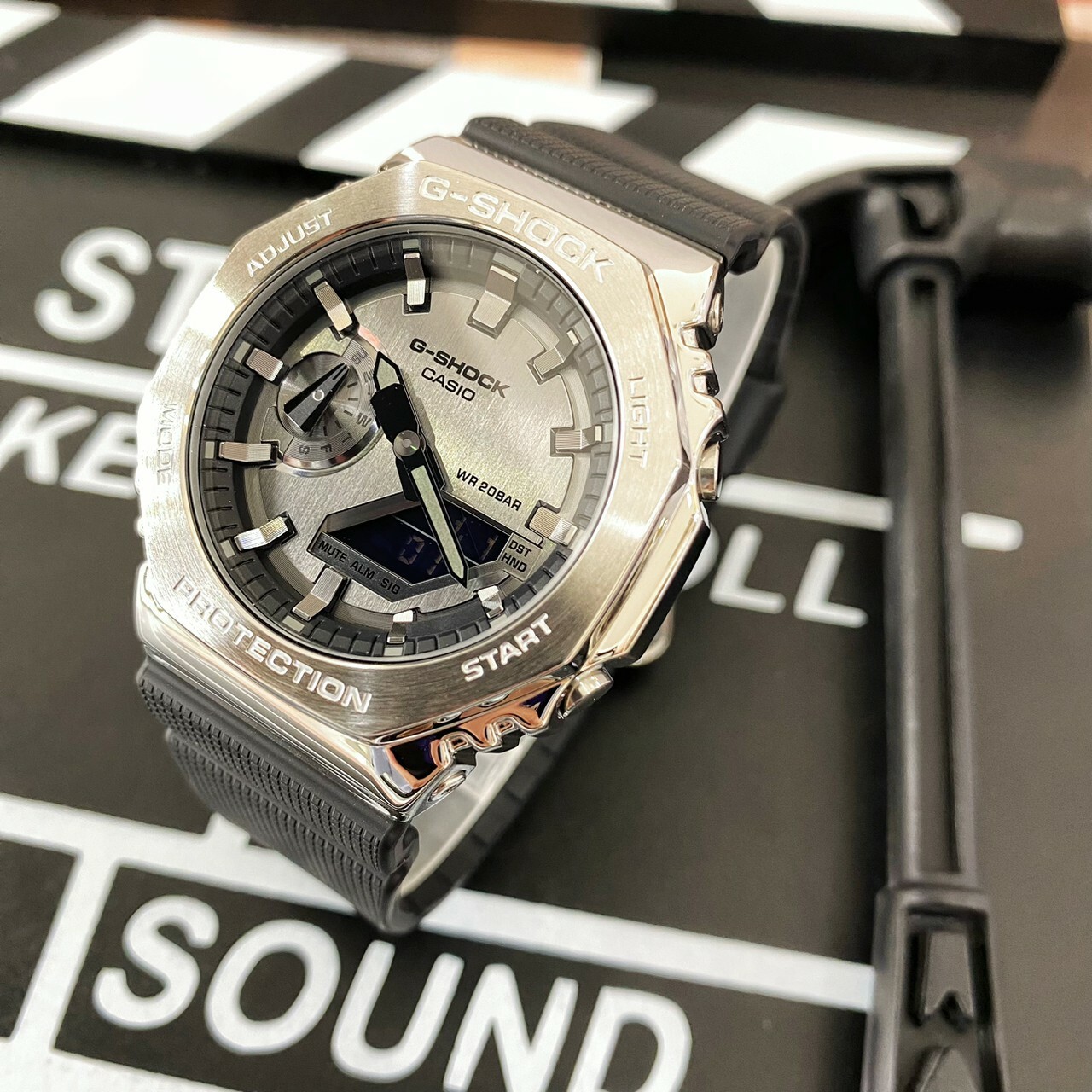 素敵でユニークな 【極美品】CASIO G-SHOCK GM-2100-1ajfメタル ...