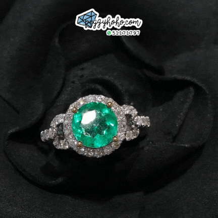 18K Gold 2.23ct Emerald and Diamond Ring