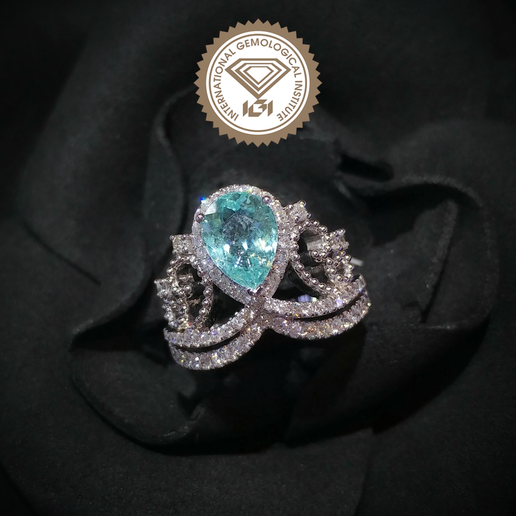 18K White Gold 1.49ct Paraiba and Diamond Ring