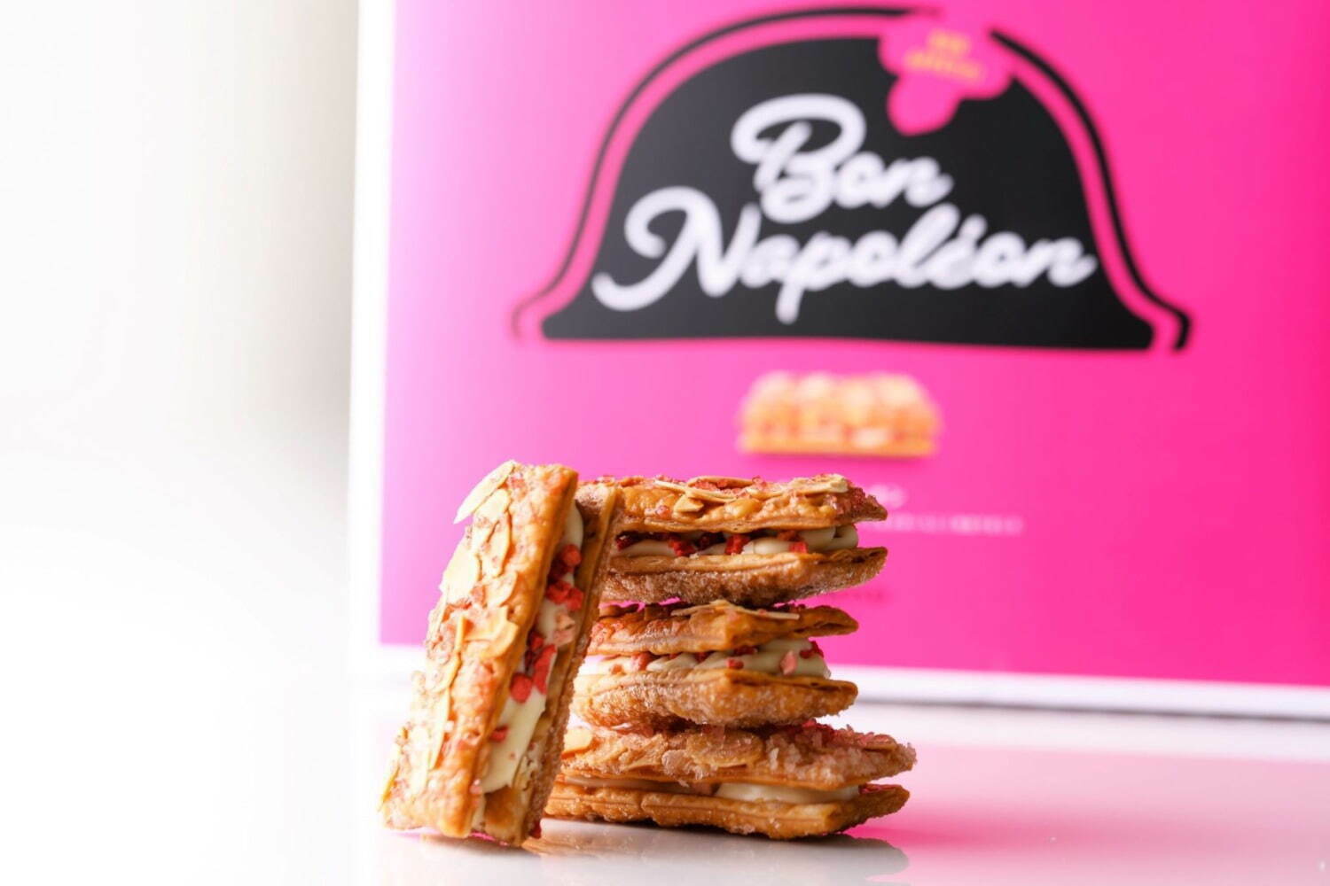 Almond Tokyo｜草莓奶油拿破崙