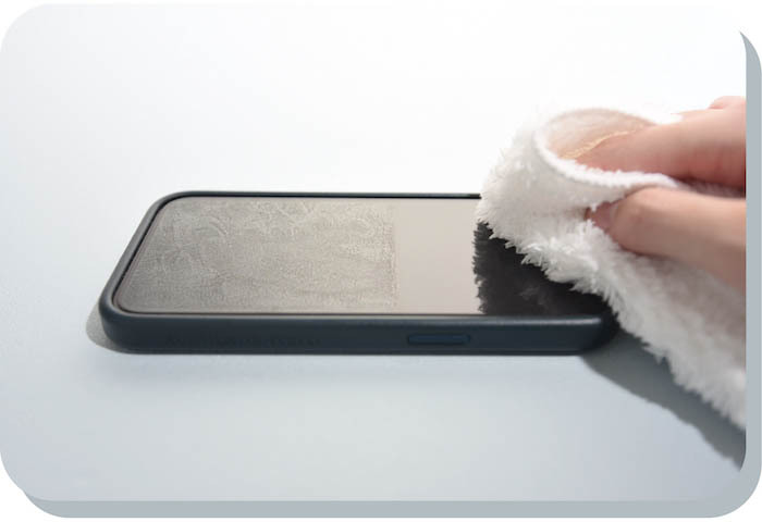 巾朵雲擦拭手機不刮傷螢幕