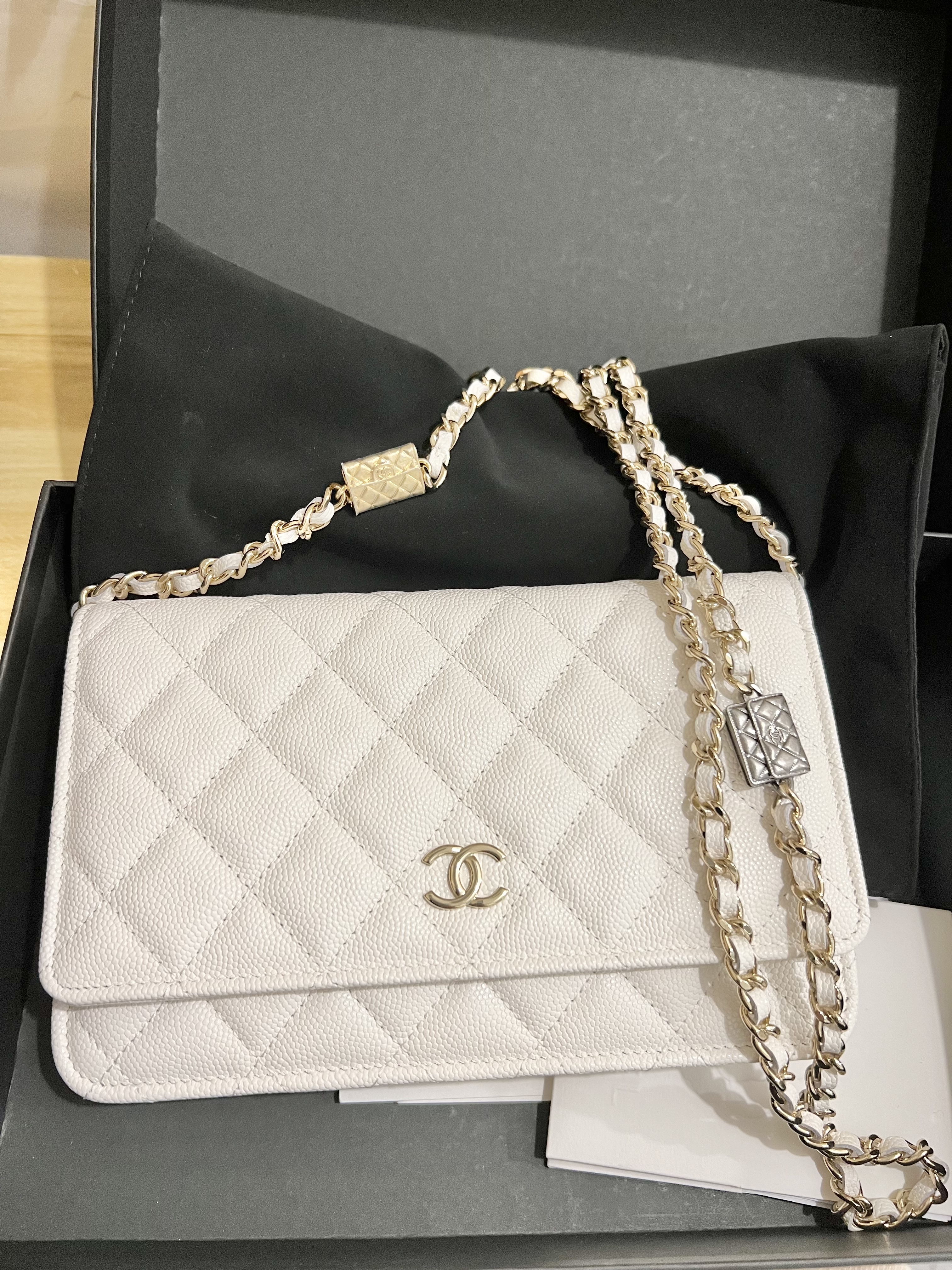 *Unused* Chanel Wallet On Chain (White Caviar)