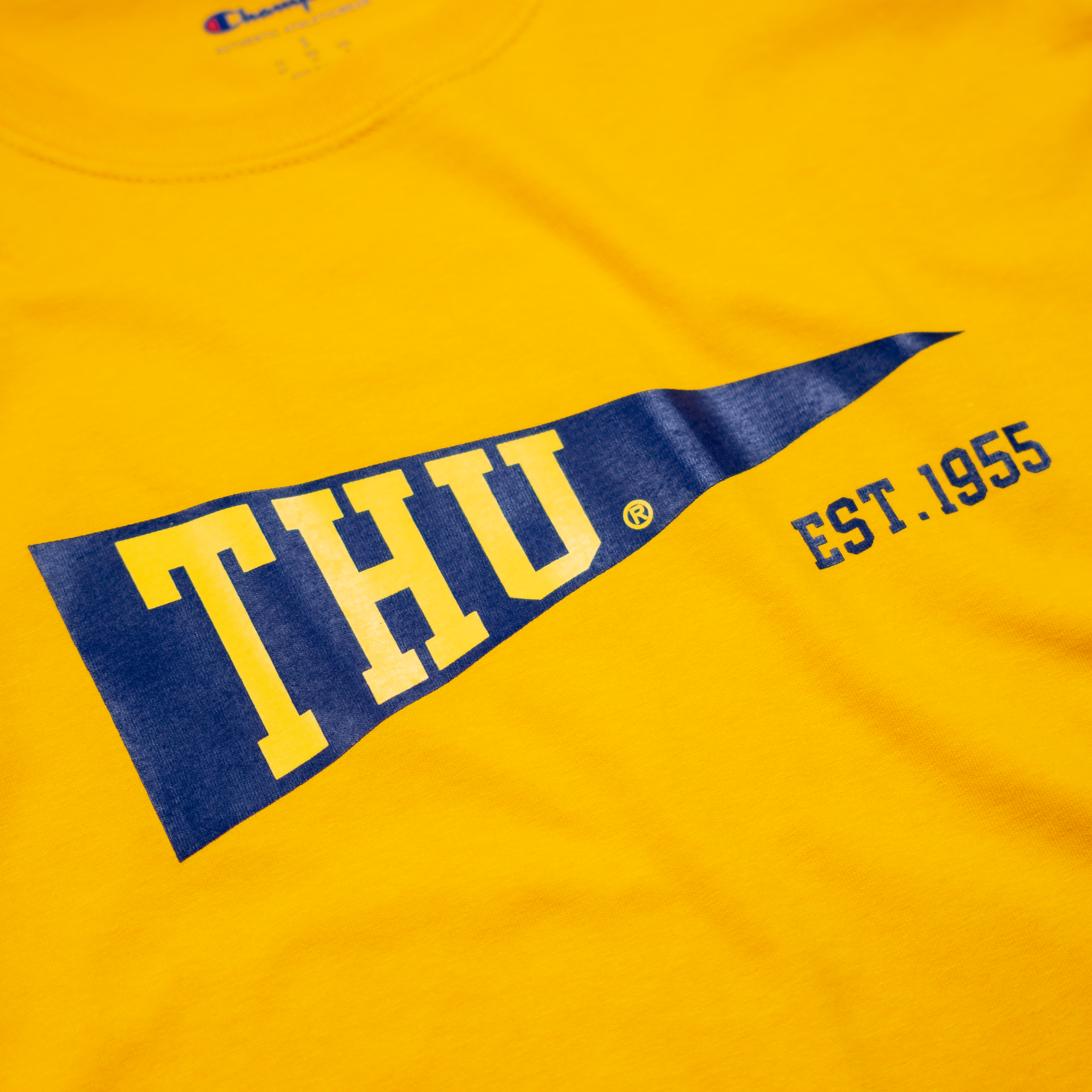 Champion® THU 東海大學 三角紀念旗 T-Shirt - (金黃)