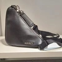 [S] NERDY TRIANGLE CROSS BAG,BLACK, SN174 (SN174)