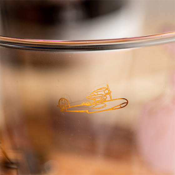 天空色玻璃杯 紅豬 漫長的賭博 (吉娜女士)