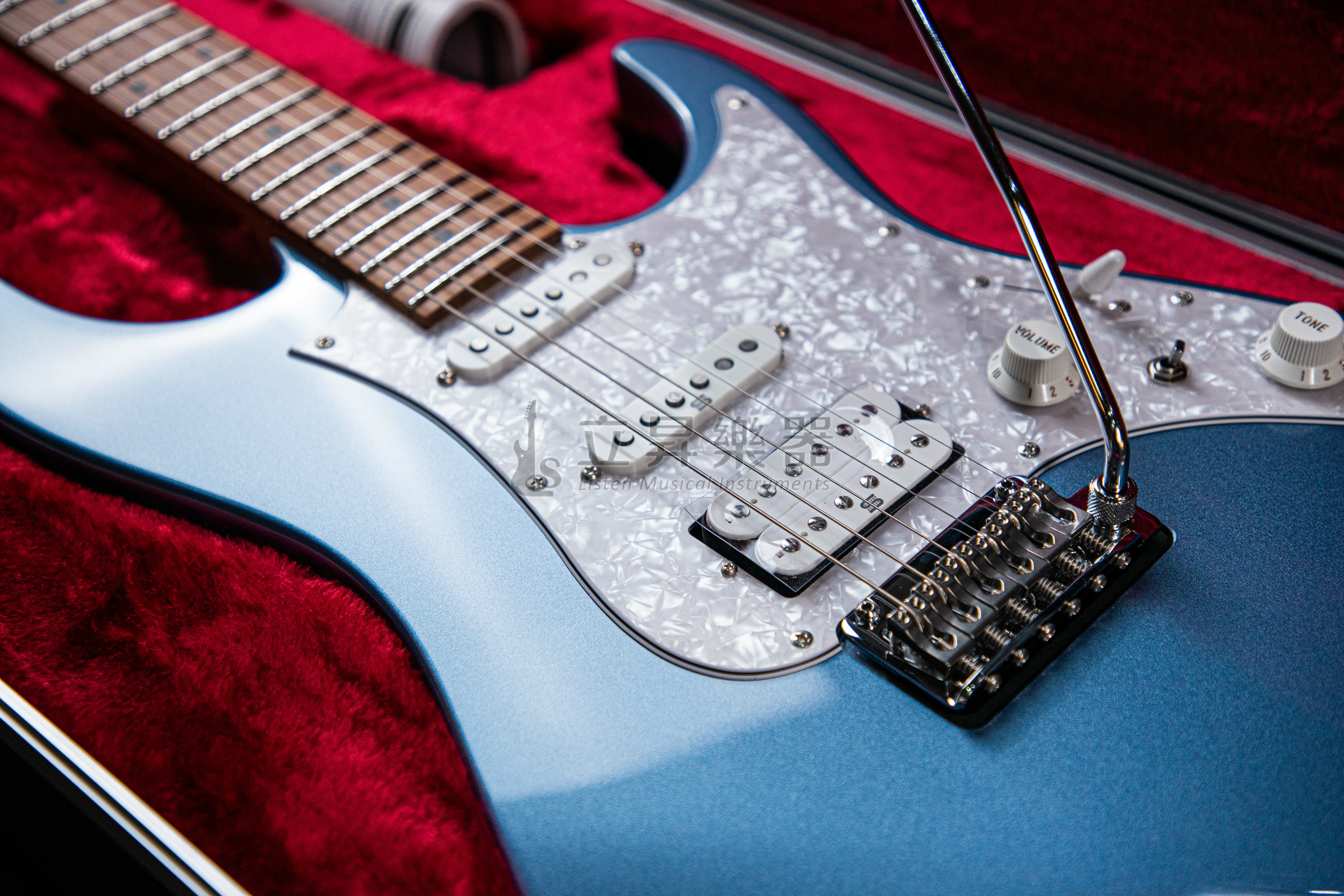 Ibanez Ibanez AZ Prestige系列 AZ2204-ICM 金屬藍 烤楓木琴頸 單單雙 電吉他 日廠 附硬Case 第 3 張圖片｜三峽吉他 / Bass