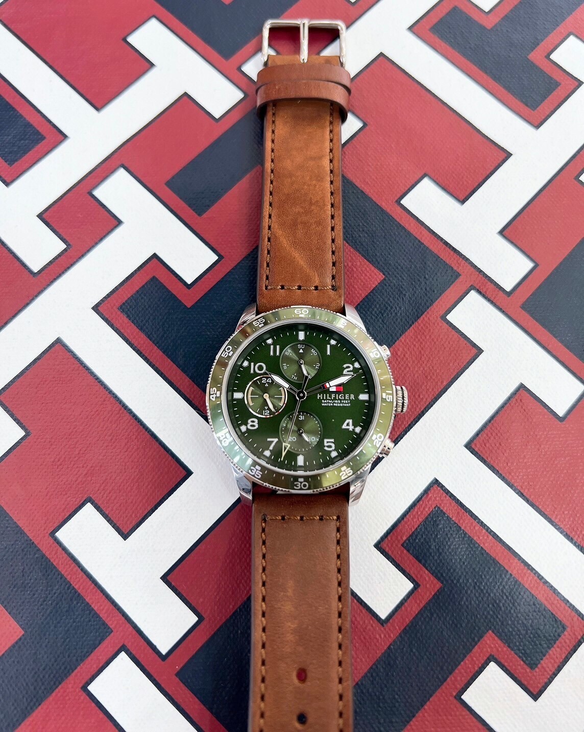 【Tommy Hilfiger】經典三眼男錶 1791948 44mm 現代鐘錶