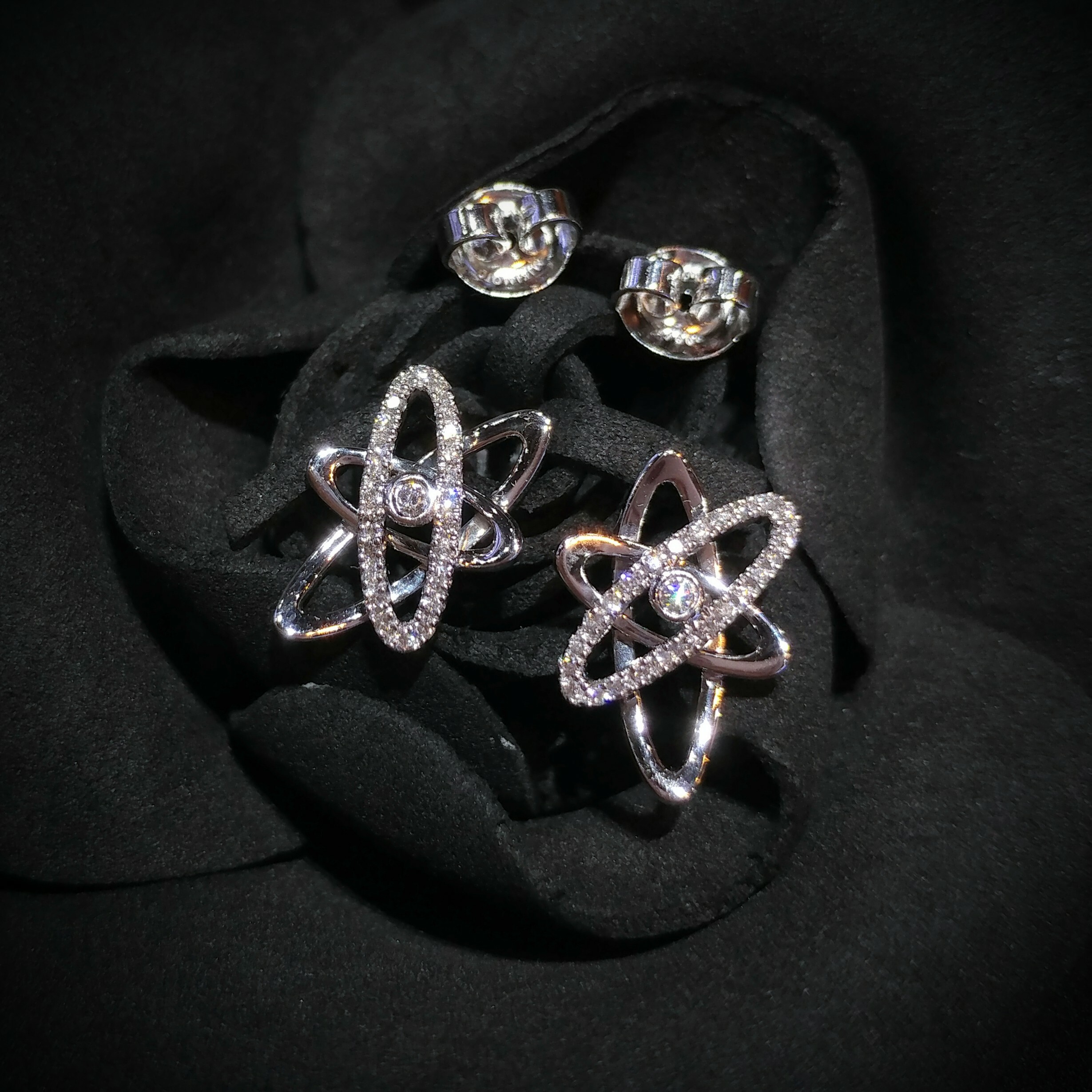 18K White Gold 0.18ct Diamond Earrings