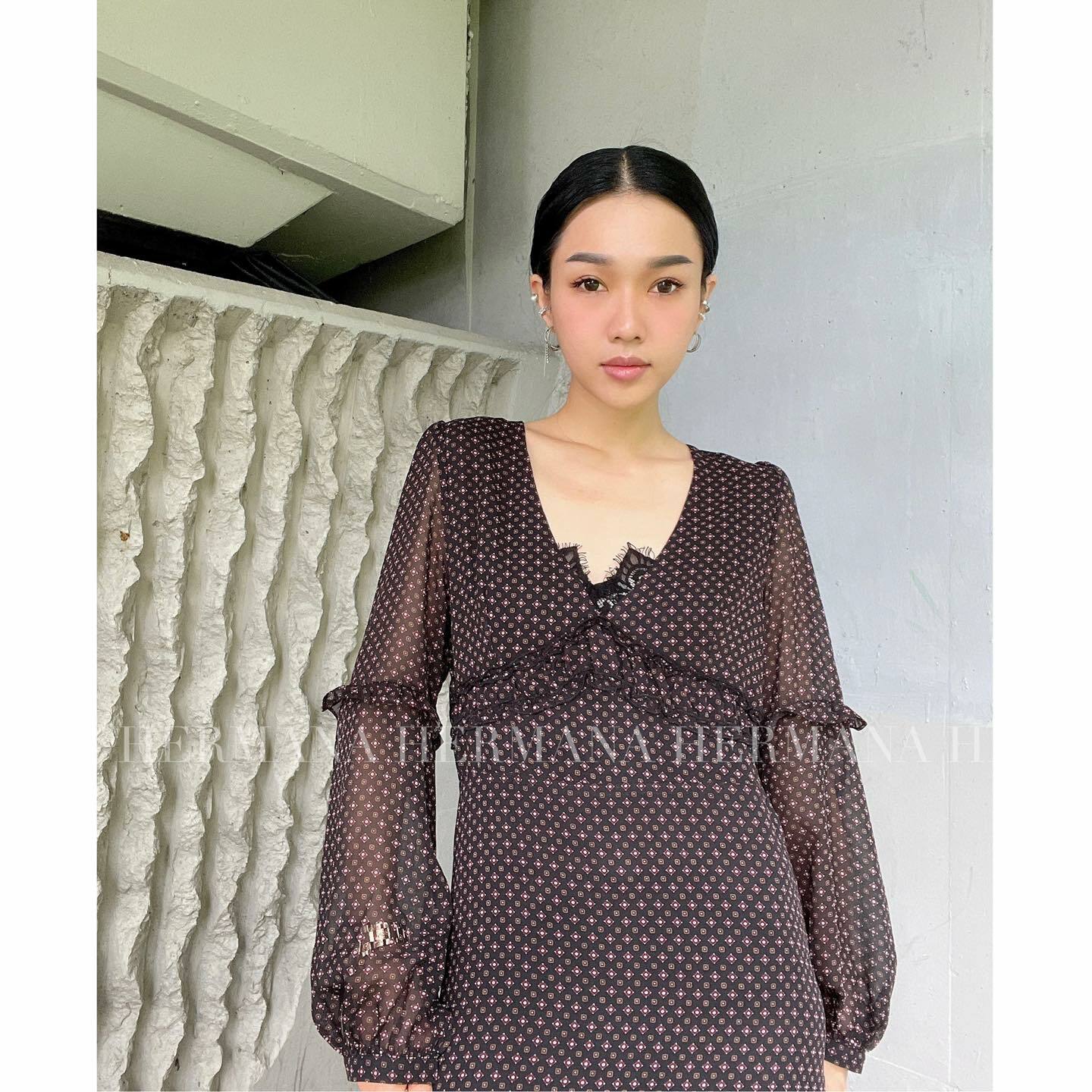 大V領復古雪紡連身長裙