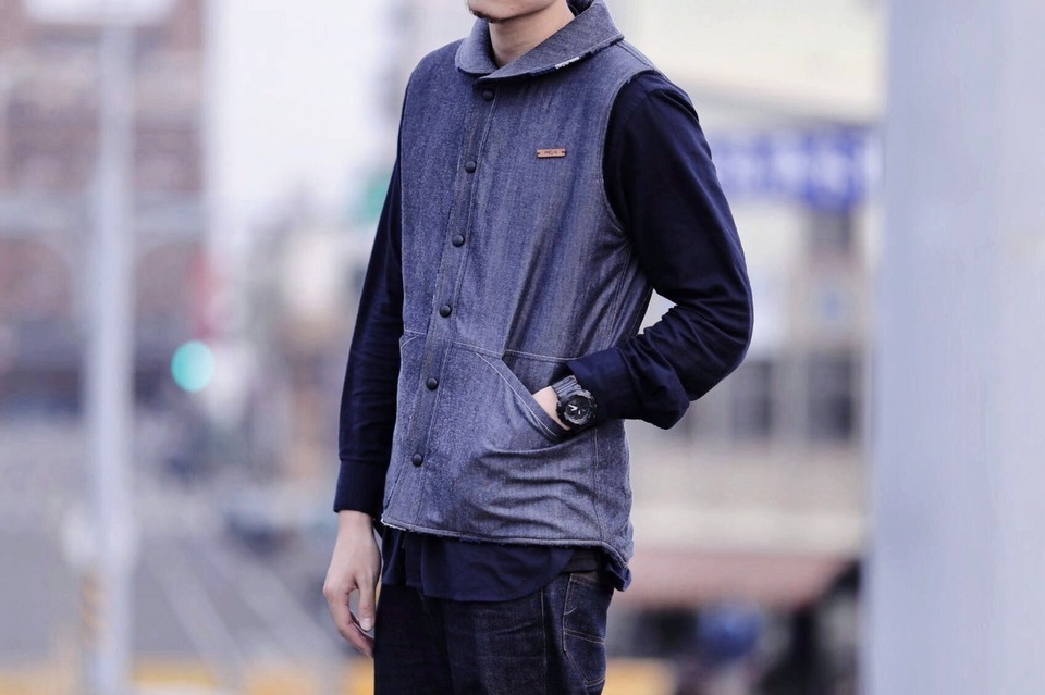 2017AW OqLiq Water vest 雙面穿 民族風 皮標 丹寧風 藍色 黑色 現貨