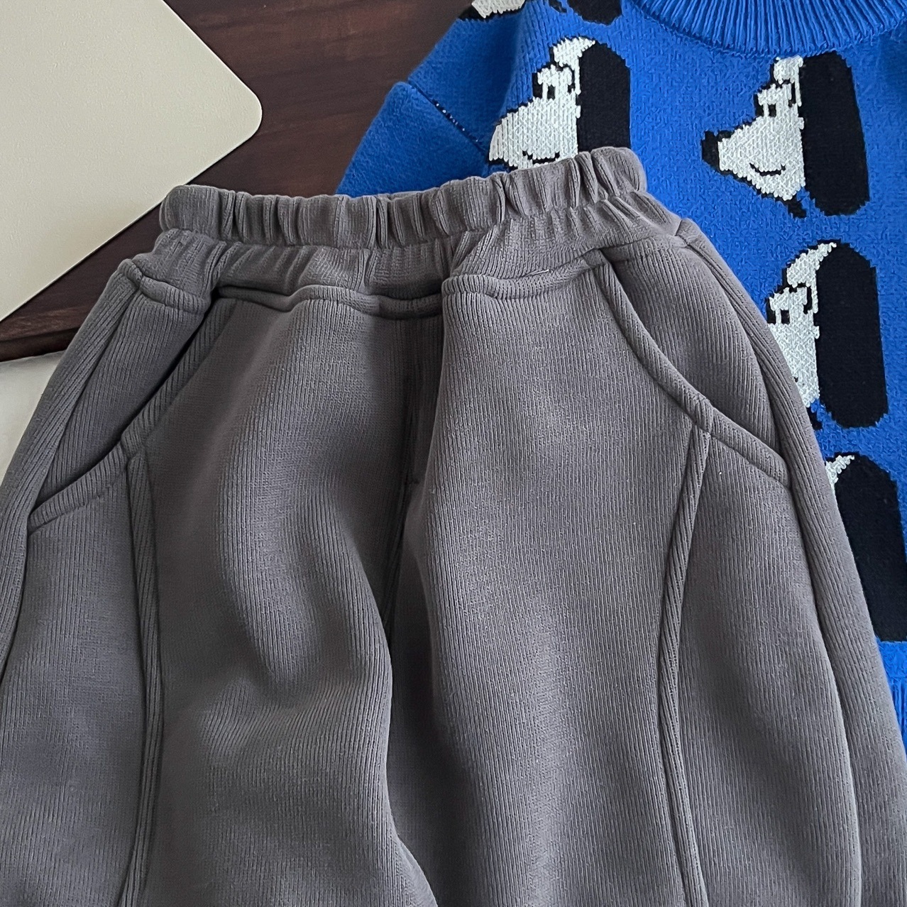 K10GY_FW22韓風灰色絨褲