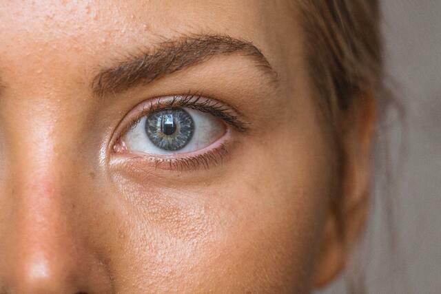 3C世代眼睛保養不只靠葉黃素，眼科名醫：加上「亞麻仁油」效果加倍！
