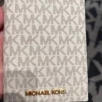 [S] MICHAEL KORS 35T9GTVT1B JET SET TRAVEL MD PASSPORT CASE, LT CREAM MULTI, 196163114323 (SMK285)