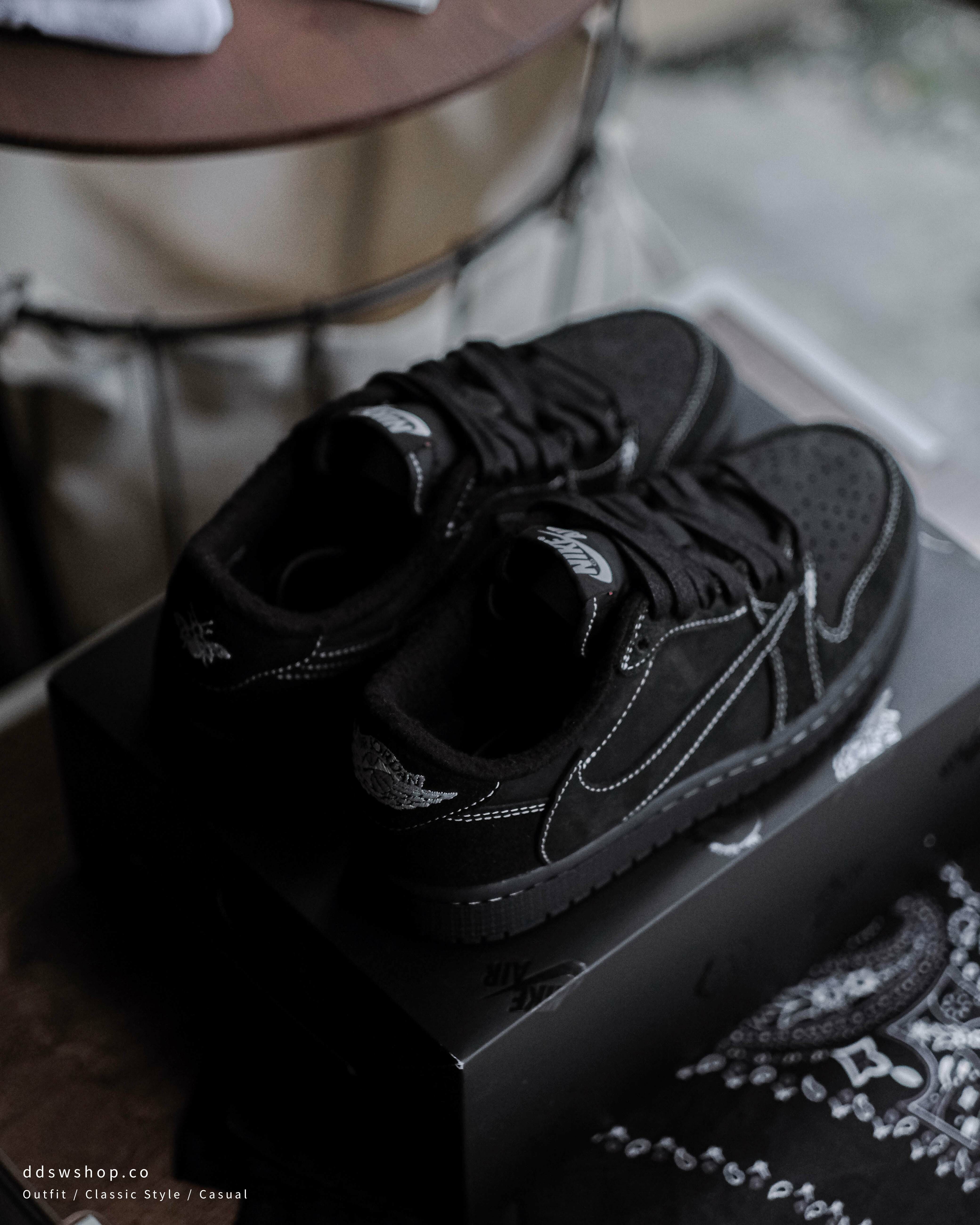 Travis Scott x Air Jordan 1 Low "Black Phantom" 聯名款 倒勾 黑魂 DM7866-001