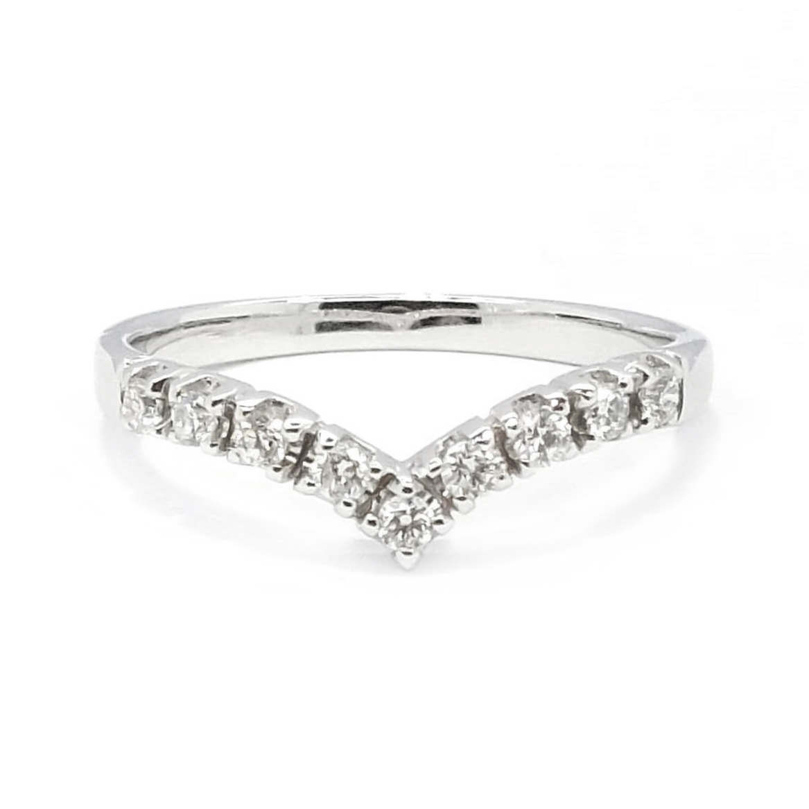 18K白金V型天然鑽石戒指
