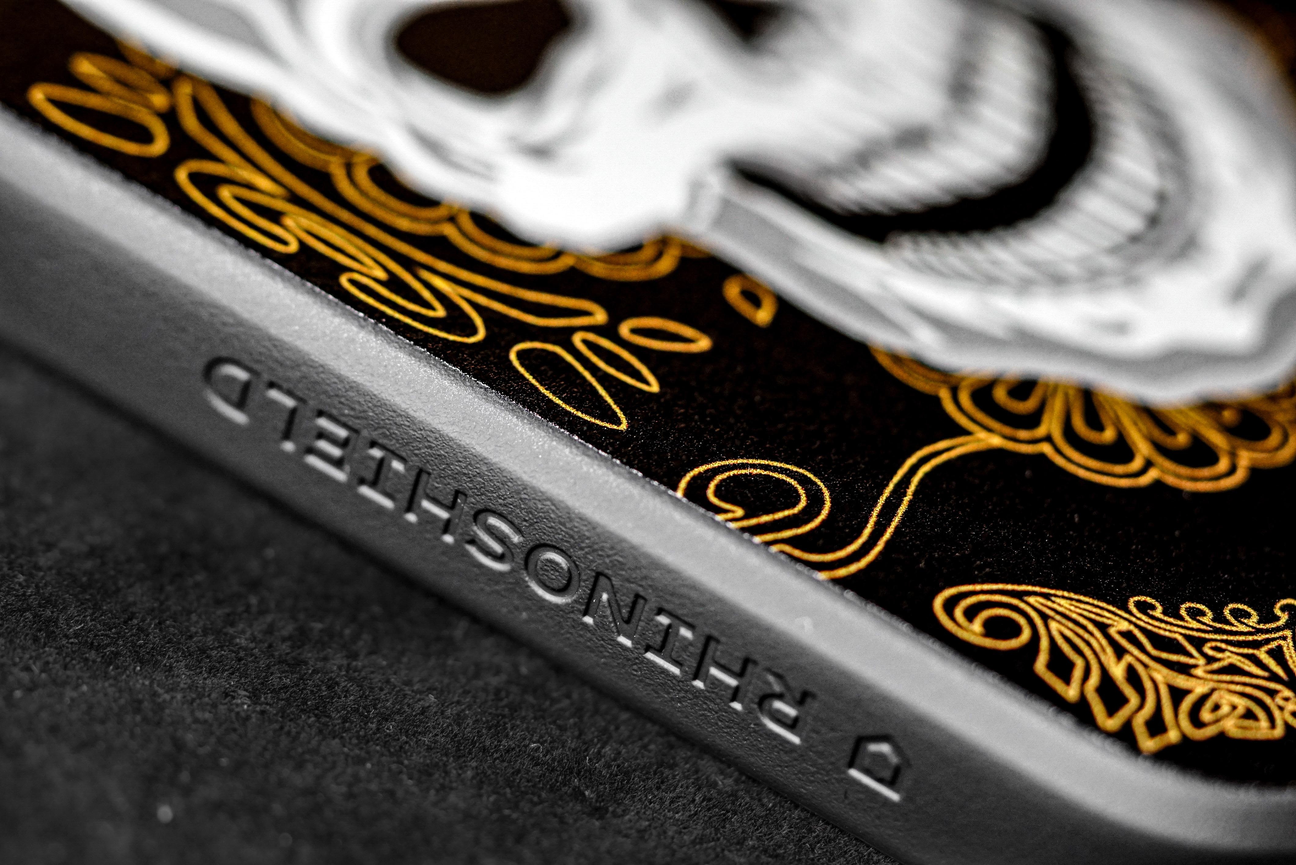 BOMBERG 骷髏雕花圖騰 iPhone 14 Pro 手機殼