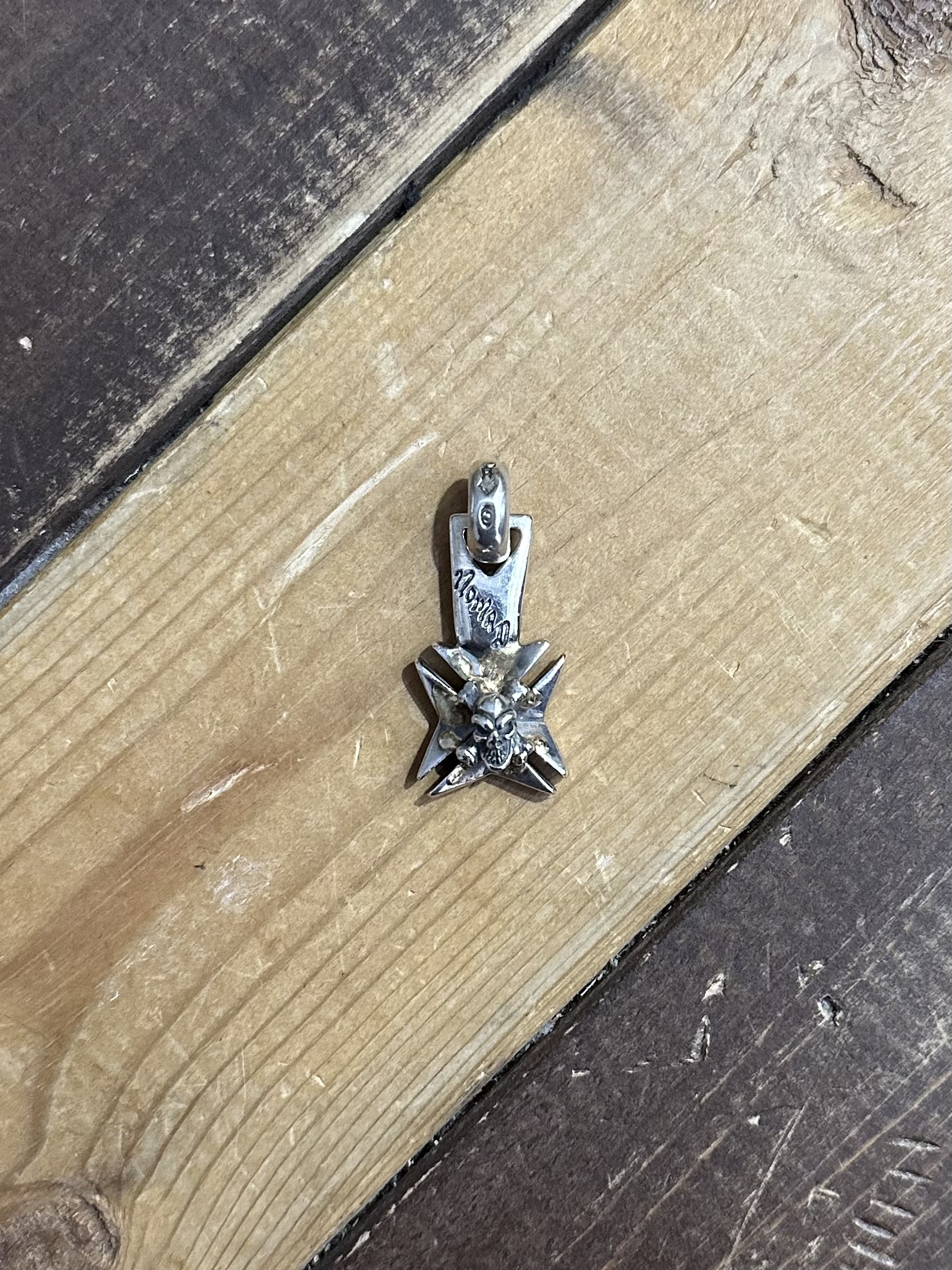 PN1042 Maltese Cross Pendant Medium W/ K18 Gold Overlay