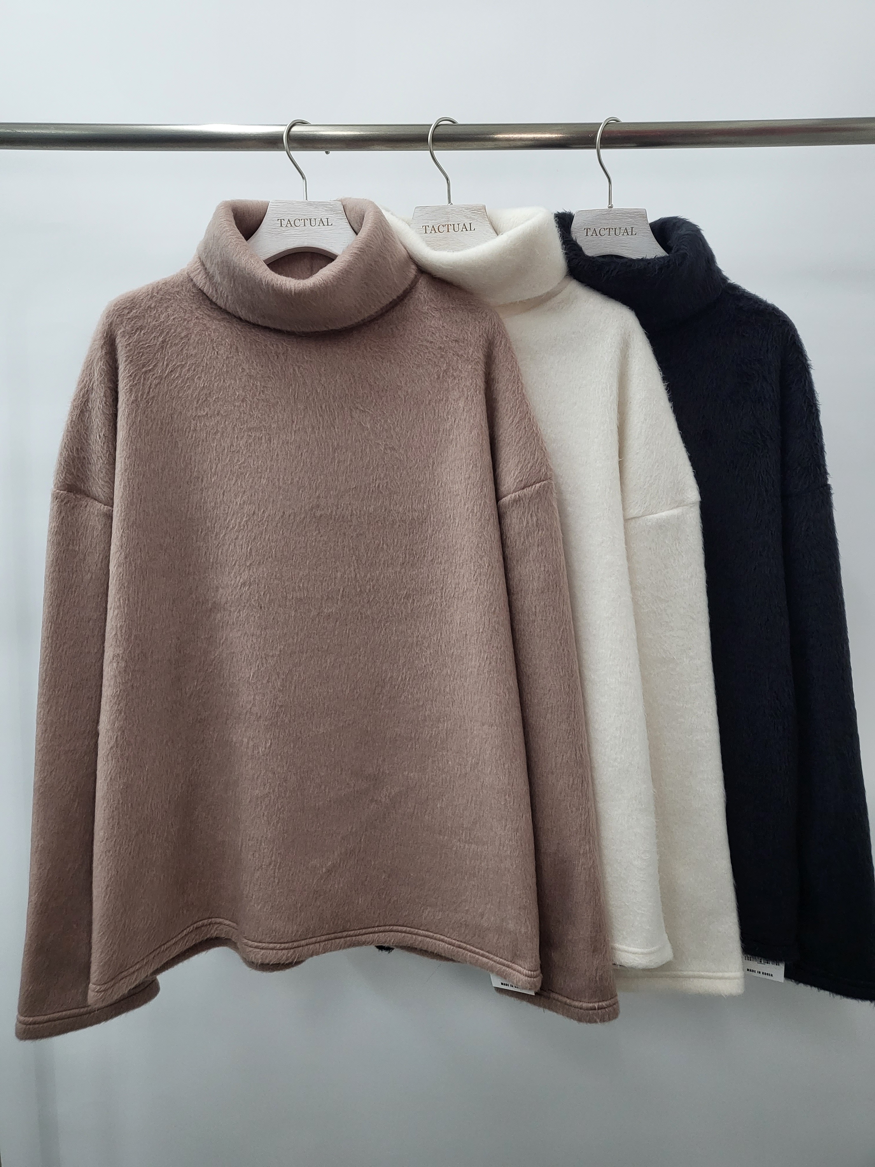 淨色樽領長袖衫 T4410