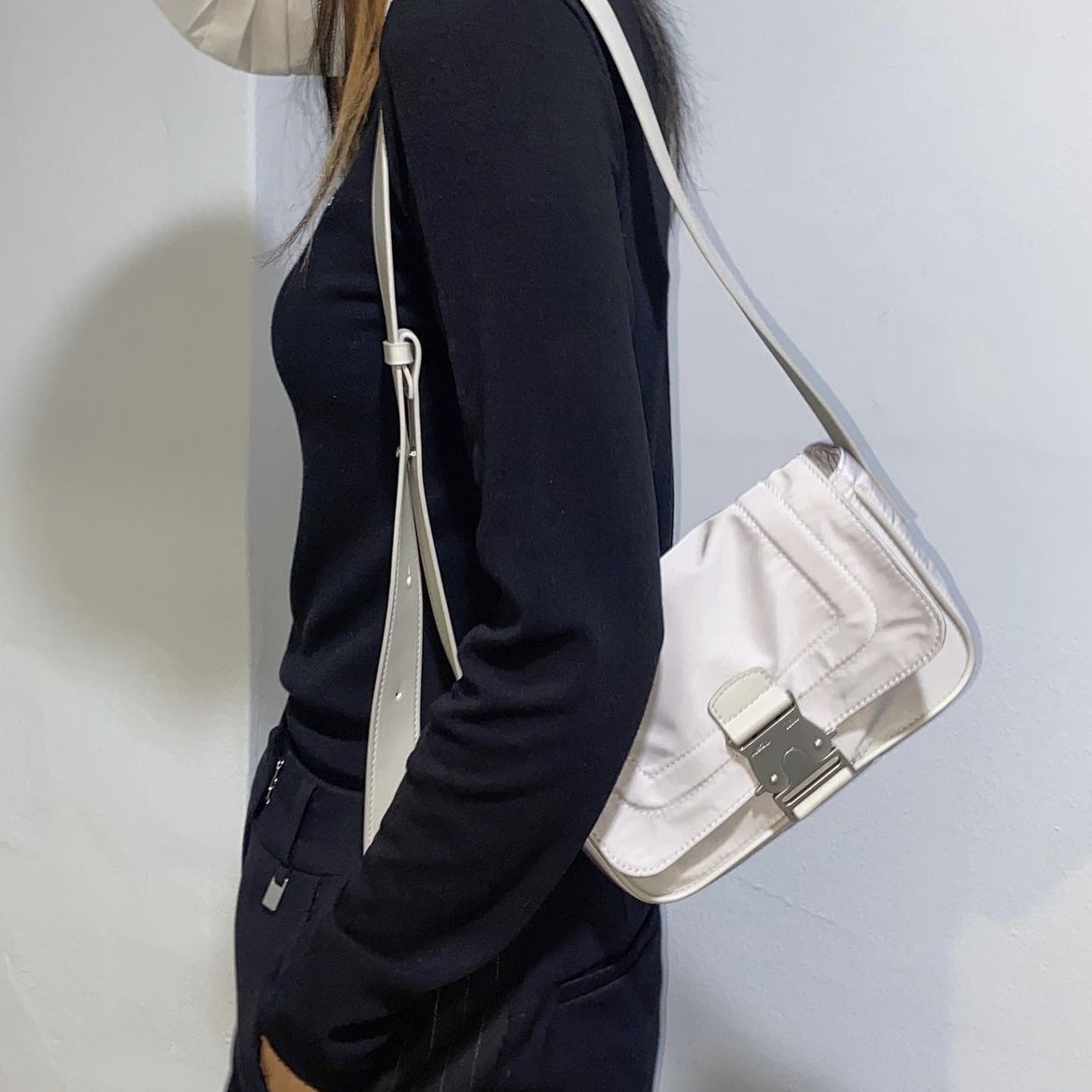 現貨 Matin Kim 扣環 Buckle包 側背包 腋下包 ( 預購備貨天數較長 可以等候再下單)