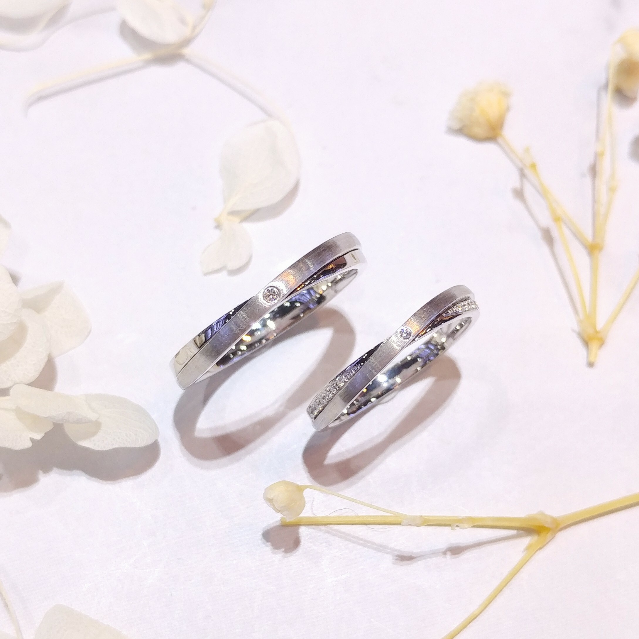 PT950 White Gold 0.0.07ct Diamond Wedding Rings