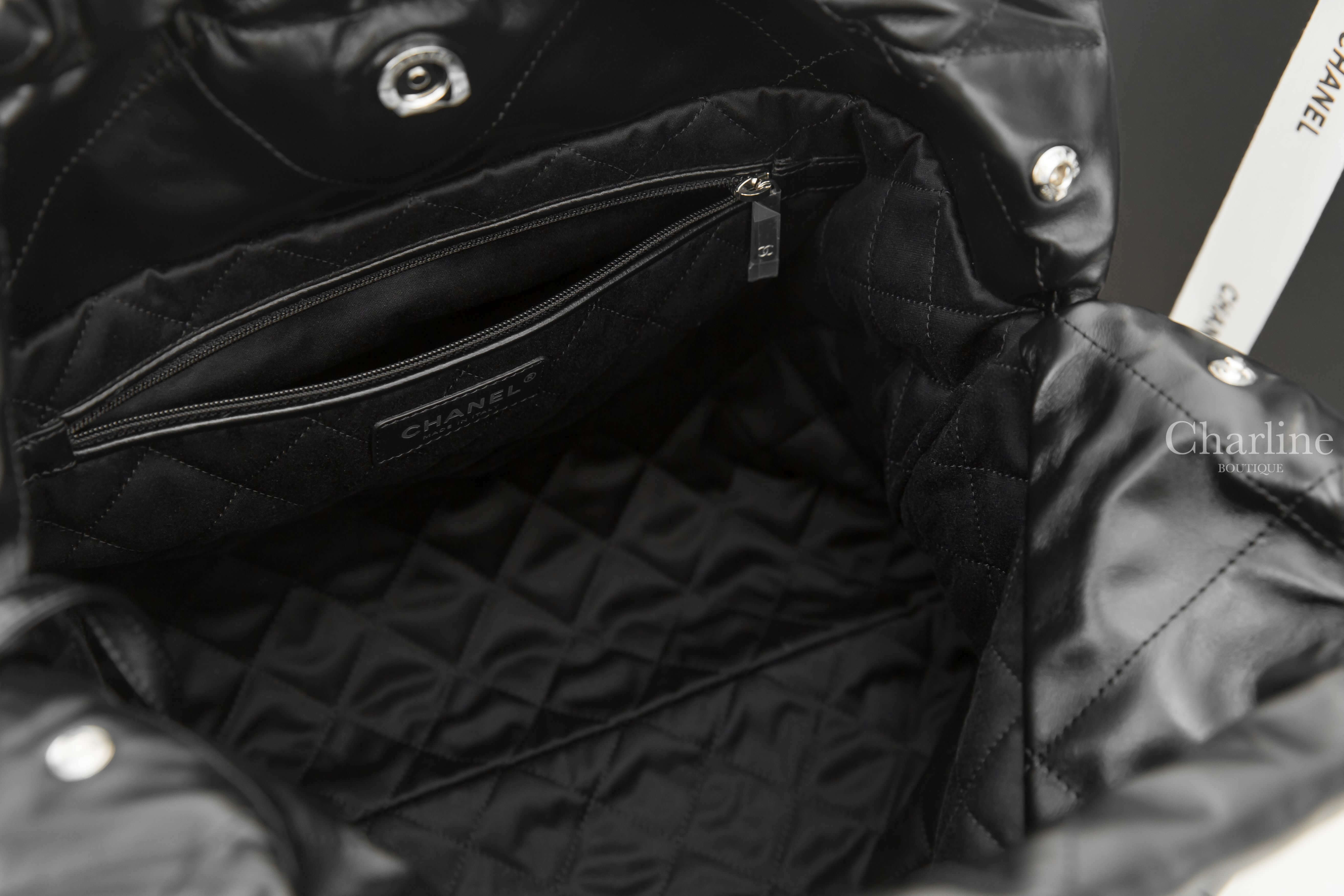 Chanel Chanel 22 Handbag 黑色黑字徽章鍊帶中型牛皮大菱格紋肩背包-Charline Boutique 精品代購
