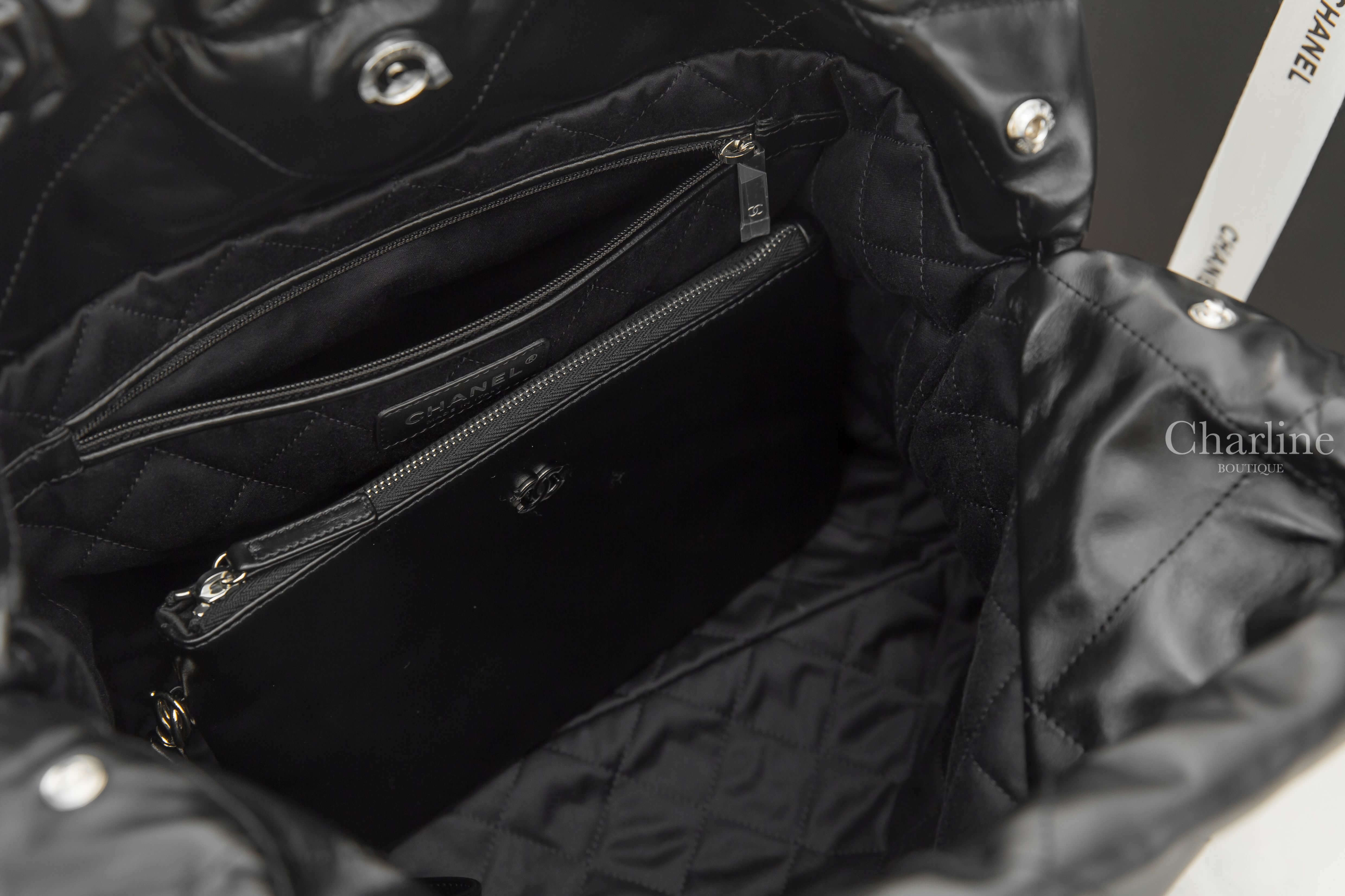 Chanel Chanel 22 Handbag 黑色黑字徽章鍊帶中型牛皮大菱格紋肩背包-Charline Boutique 精品代購