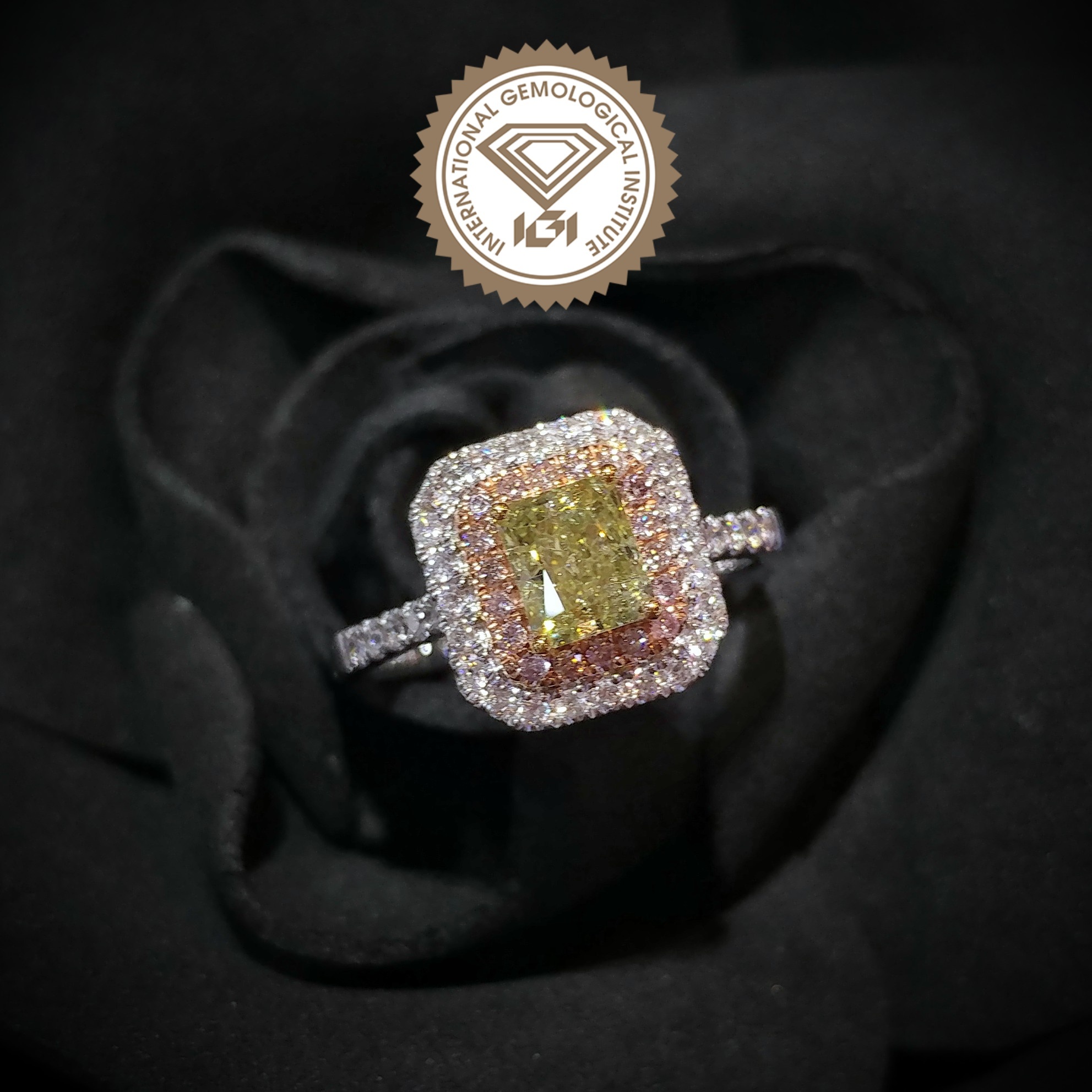 18K Gold 1.10ct Fancy Yellow Diamond Ring