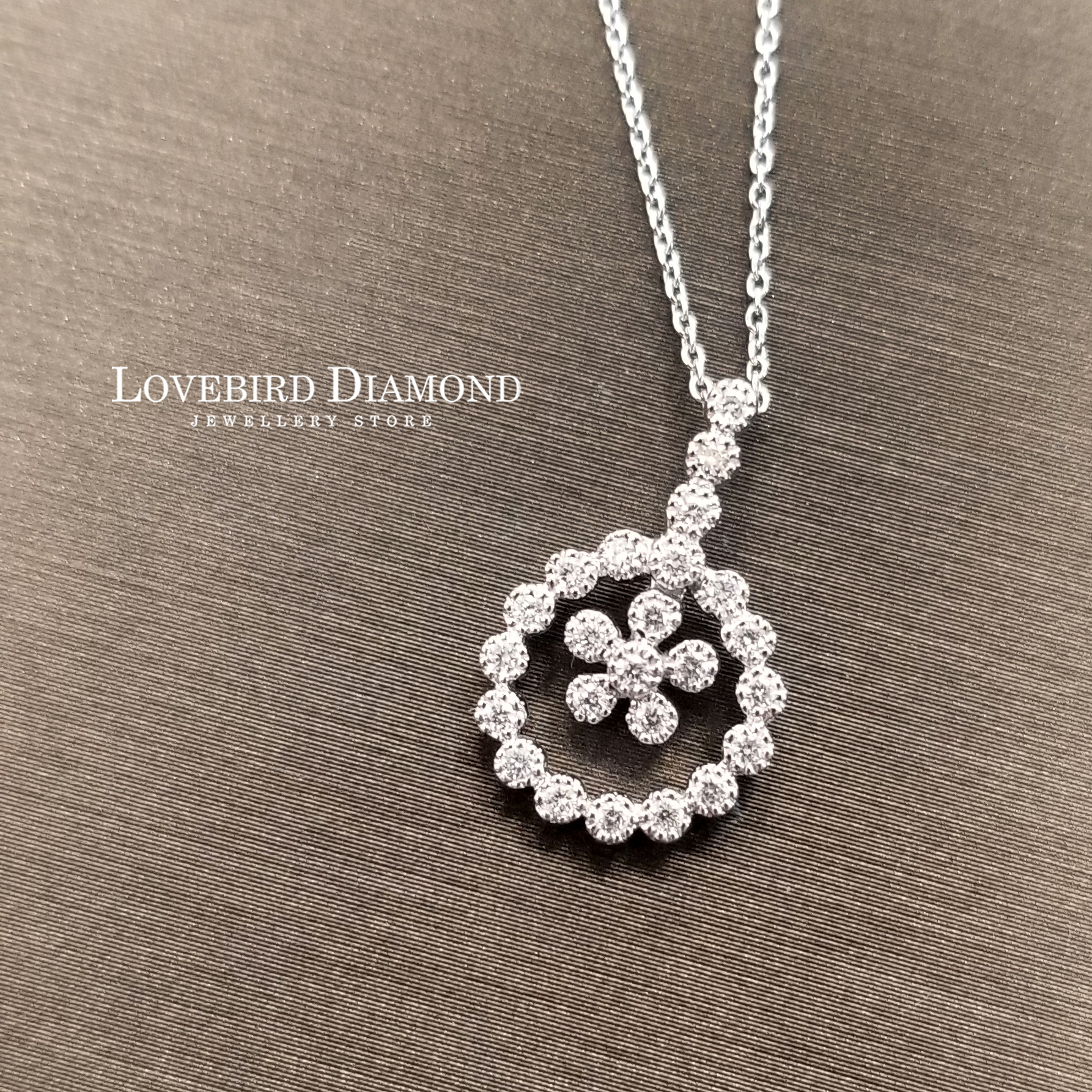 18K白金天然鑽石吊墜