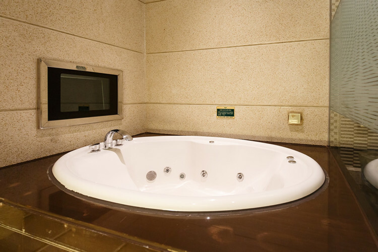 麗登精品汽車旅館 經典房按摩浴缸