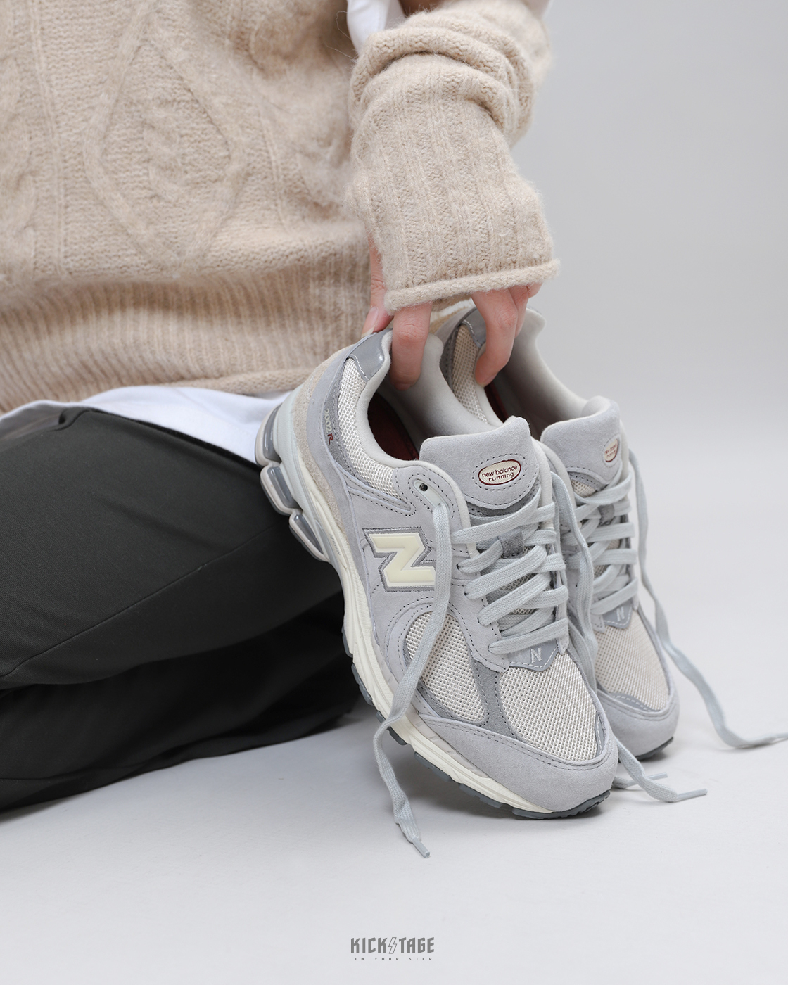 男女鞋NEW BALANCE 2002R 2002 兔年限定兔寶寶灰奶油灰復古麂皮慢跑鞋