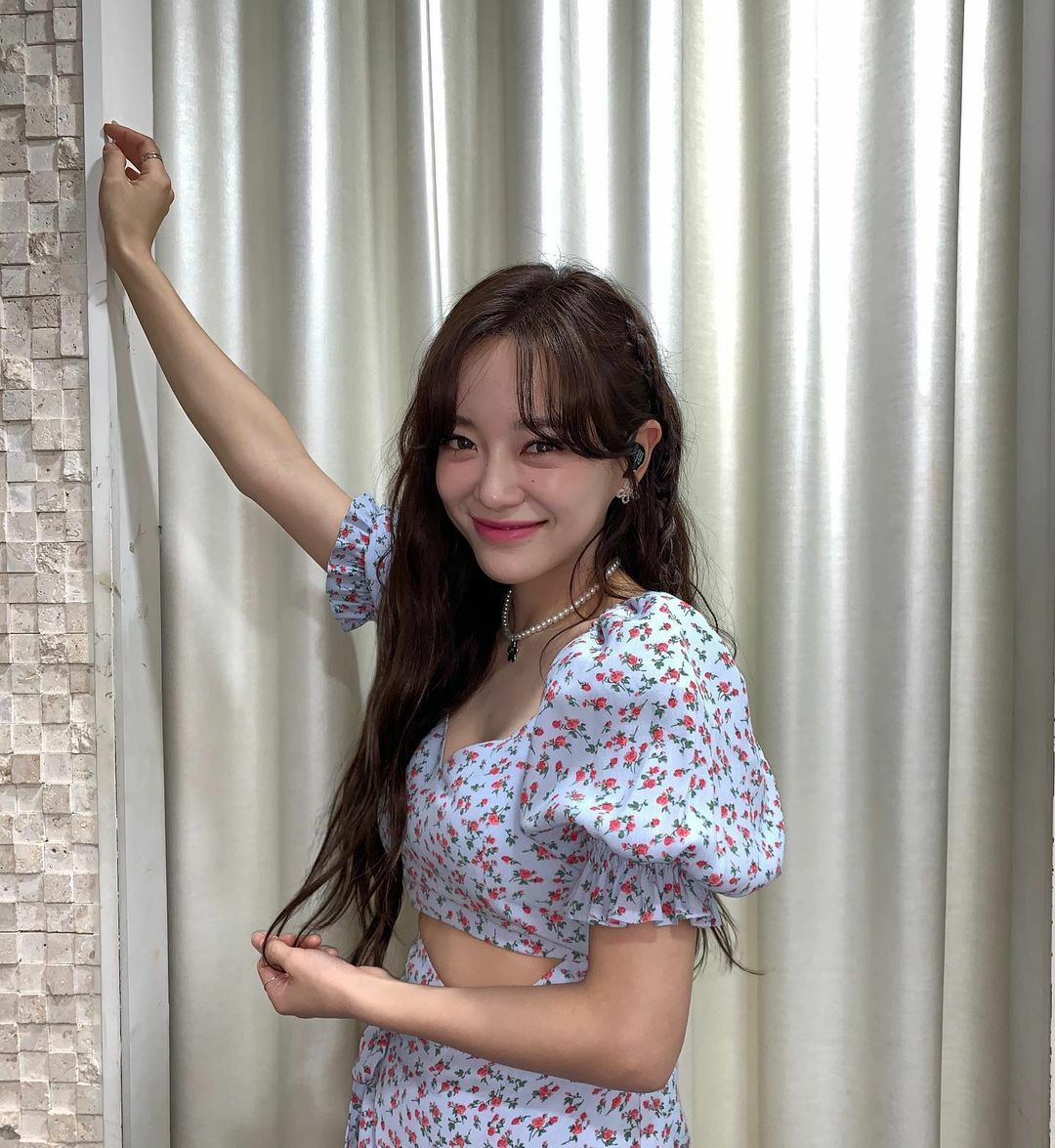 Almost Blue - SMILE FLOWER PEARL CHOKER