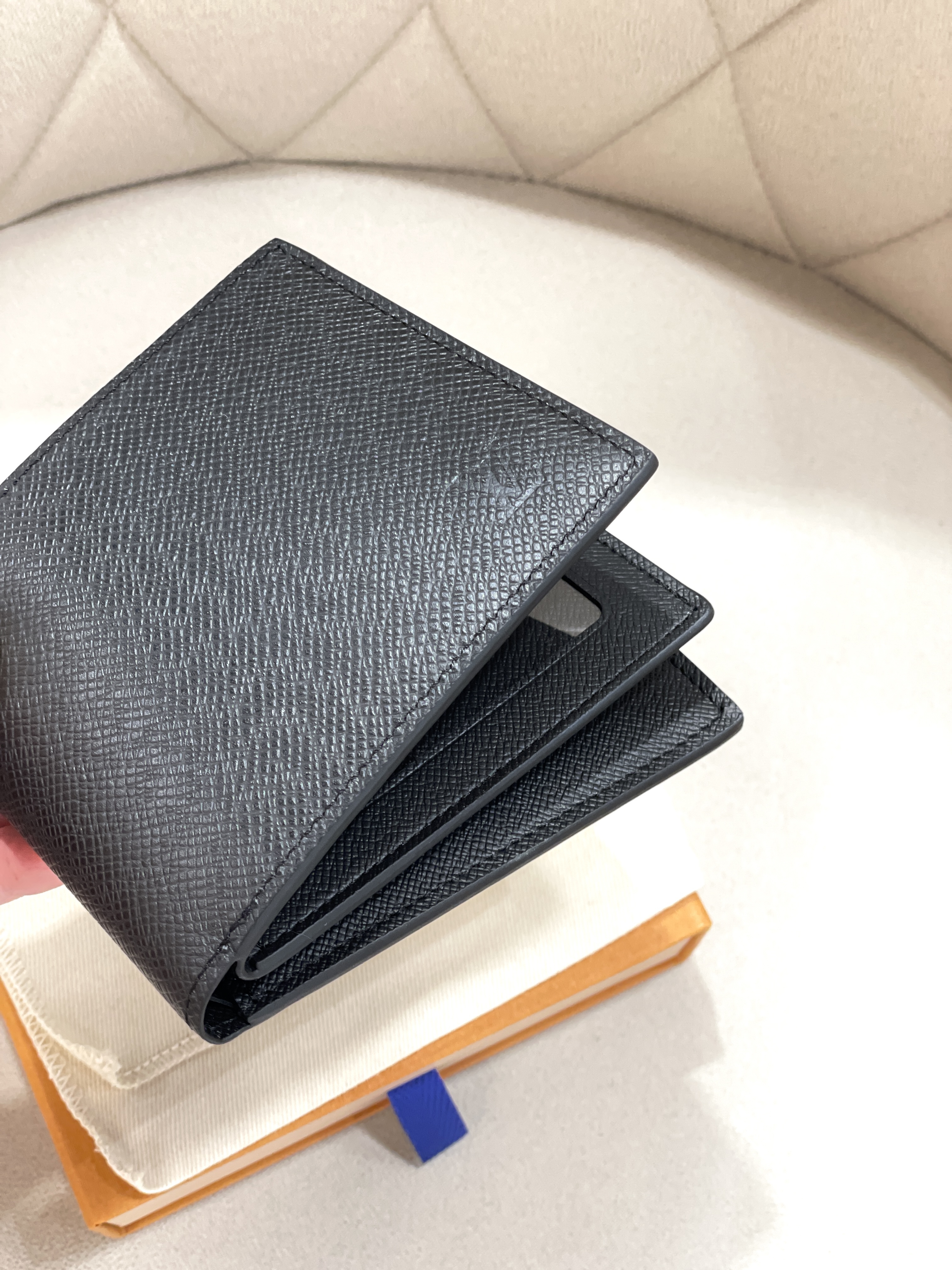 Louis Vuitton Amerigo wallet (M62045) in 2023