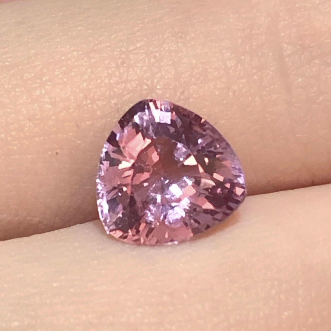 紫粉尖晶石 2.21ct 天然