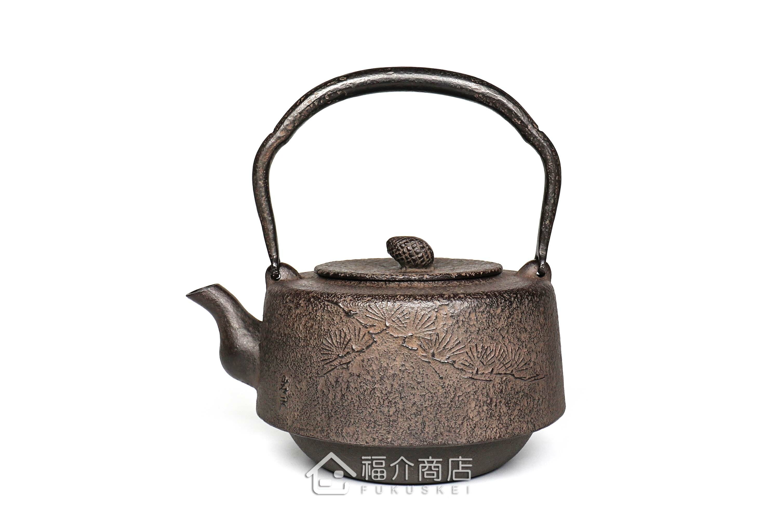岩戶賢一郎所製作的日本鐵壺,壺身設計松樹圖紋