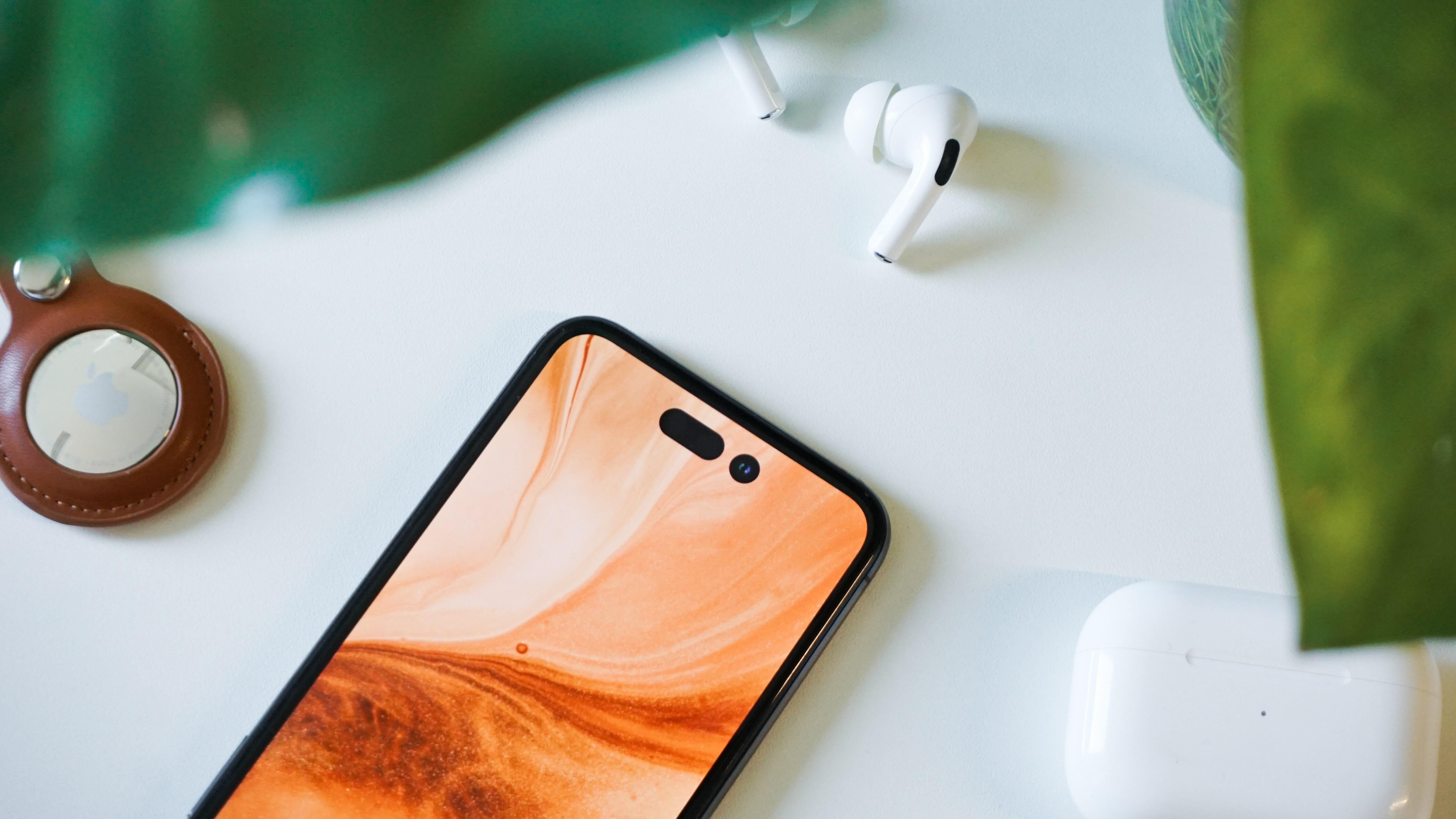 2024 熱門 iPhone 手機殼品牌推薦