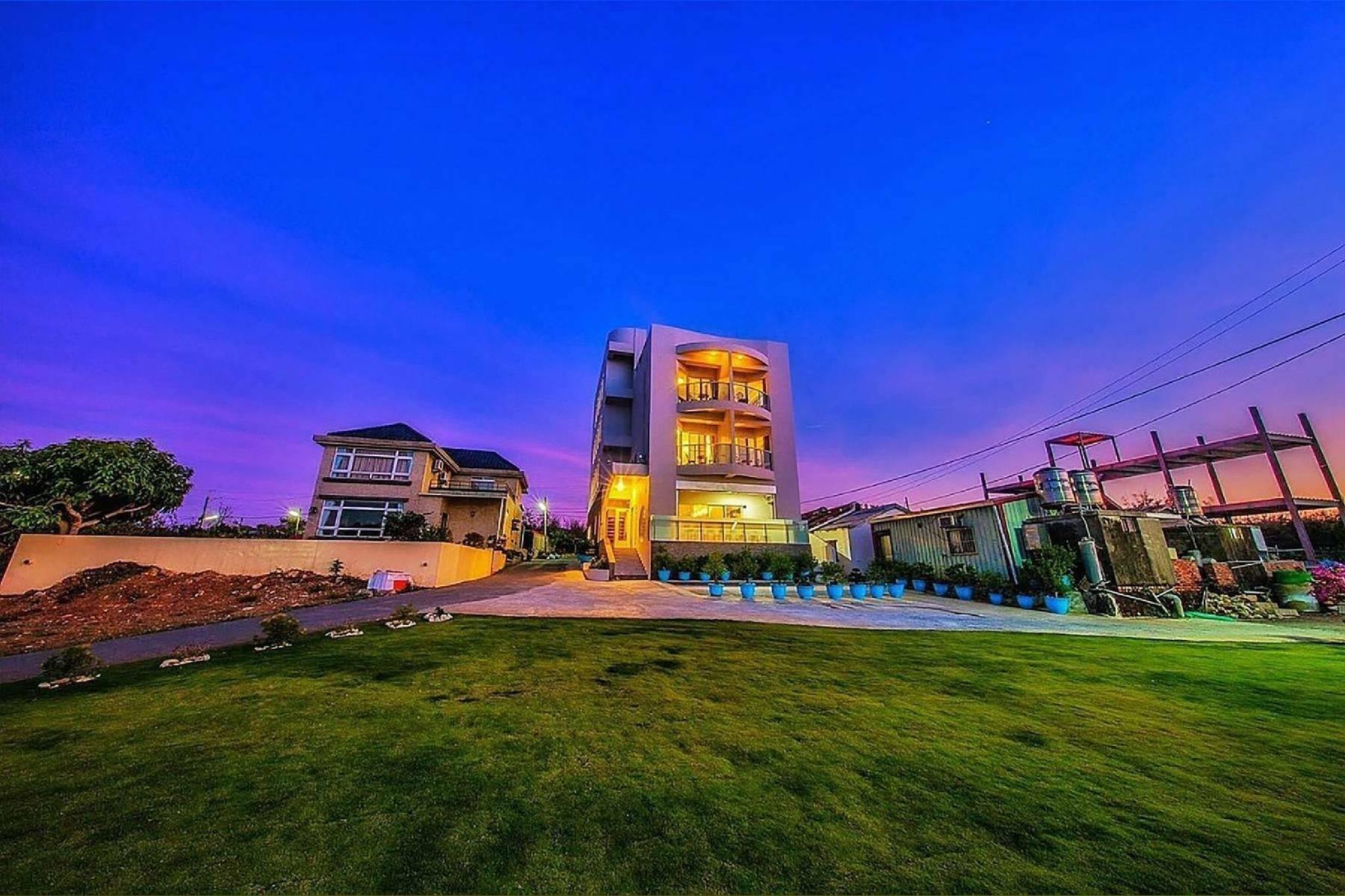 小琉球南海之醉旅店-夜景外觀