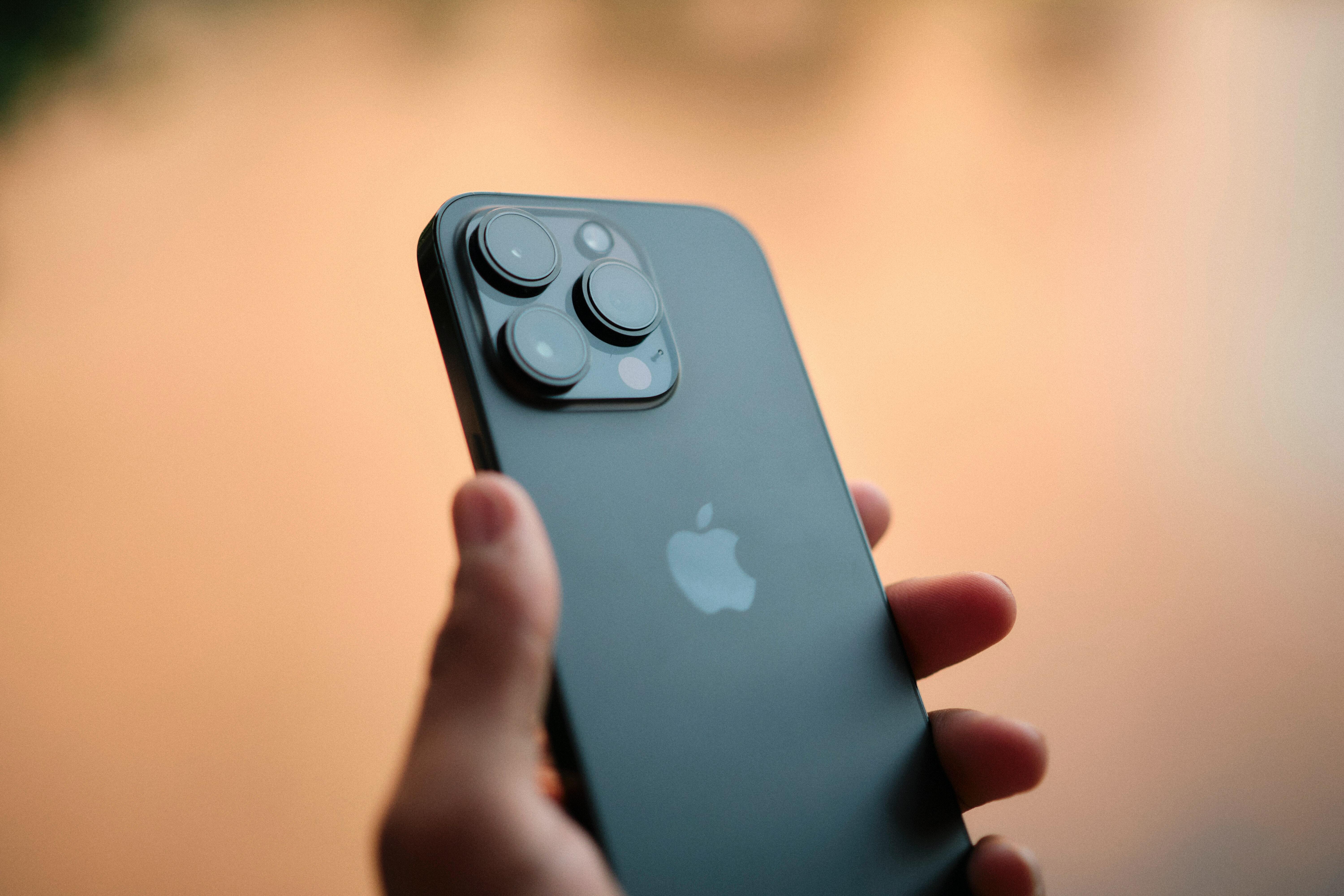 2024 熱門 iPhone 手機殼品牌推薦