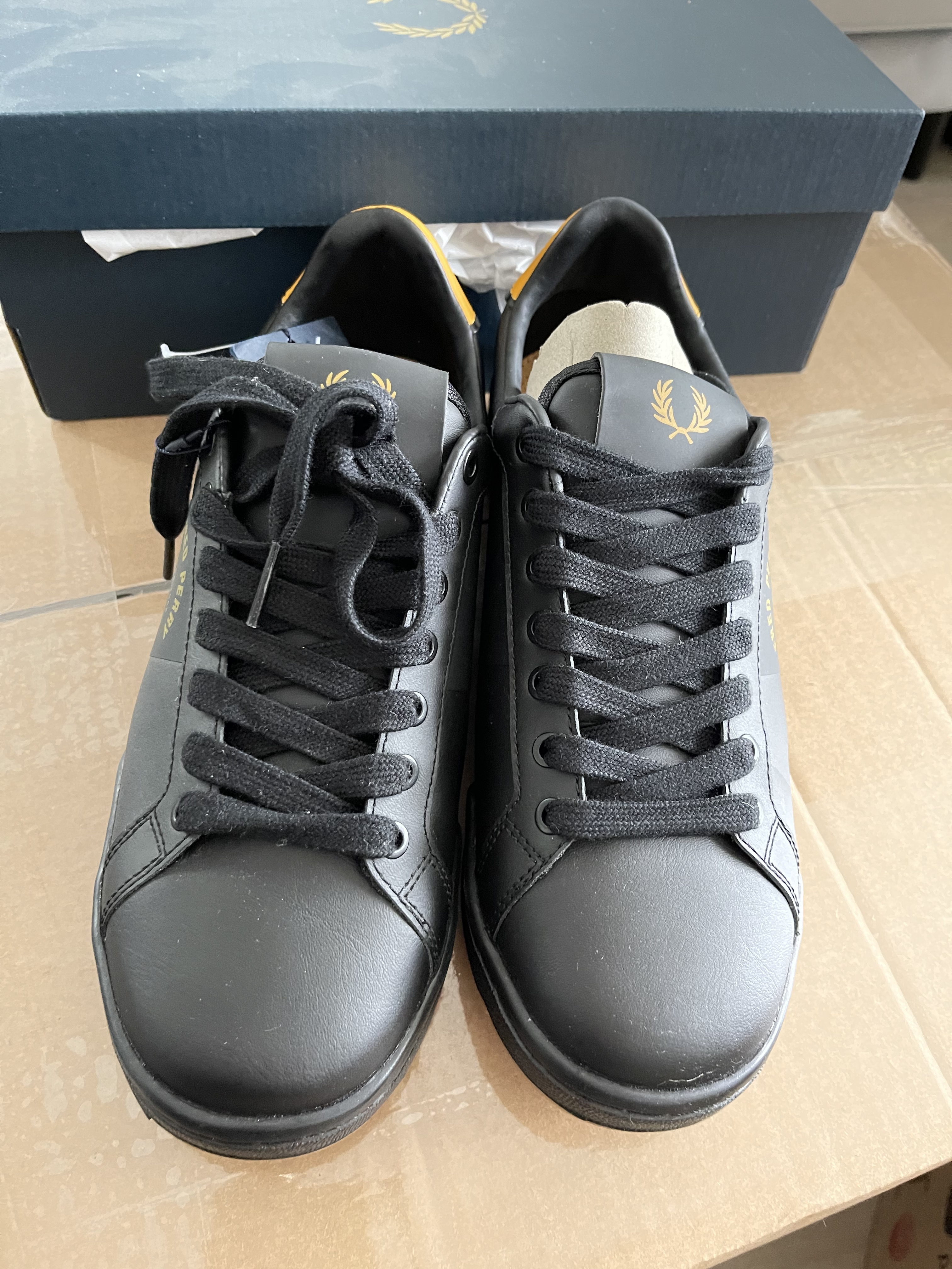 UK 01001 Fred Perry 圓頭黑色鞋UK6