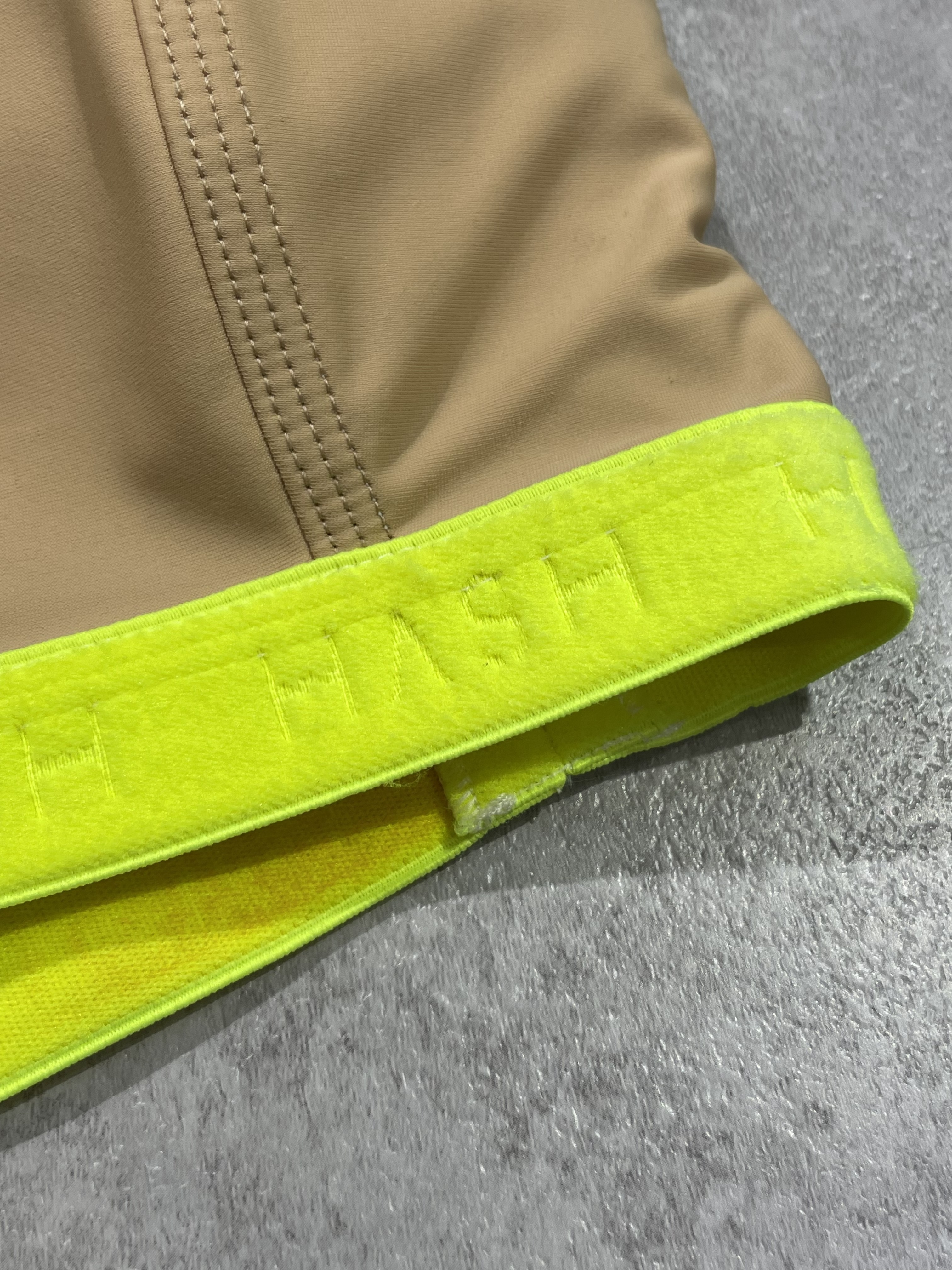 Display Sale-Top XS AB/Cup AB