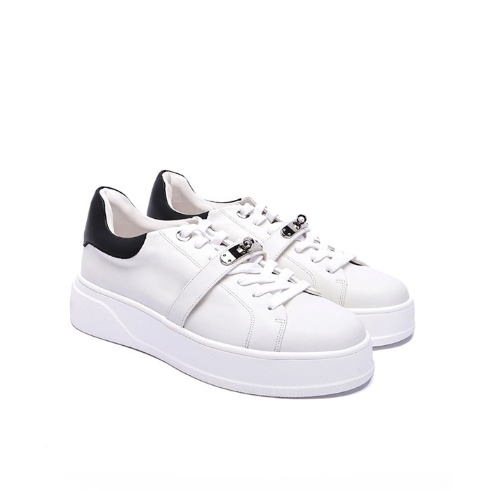 轉扣飾帶厚底運動鞋