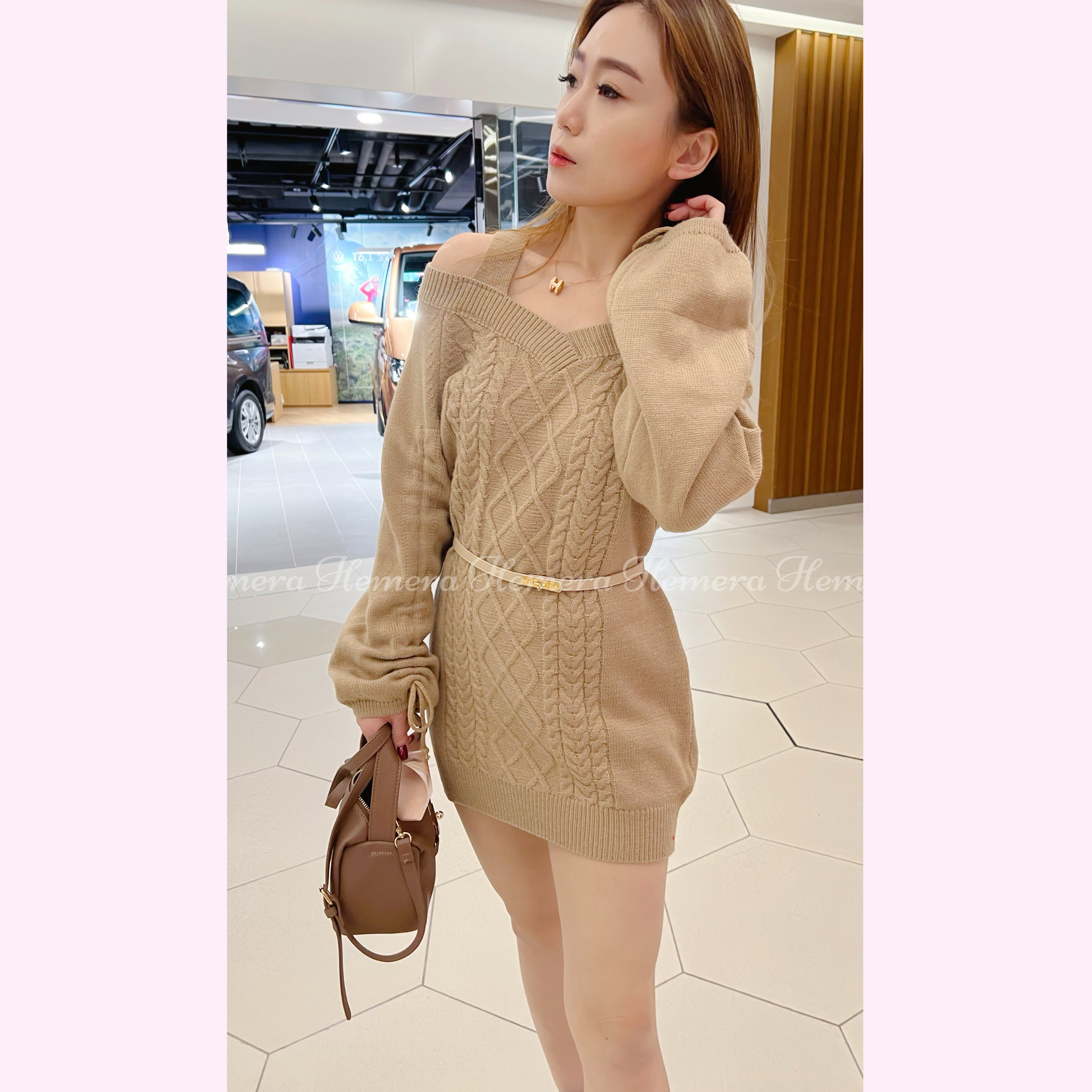 DR23W0117 冷衫扭紋跌膊泡泡袖闊版連身裙