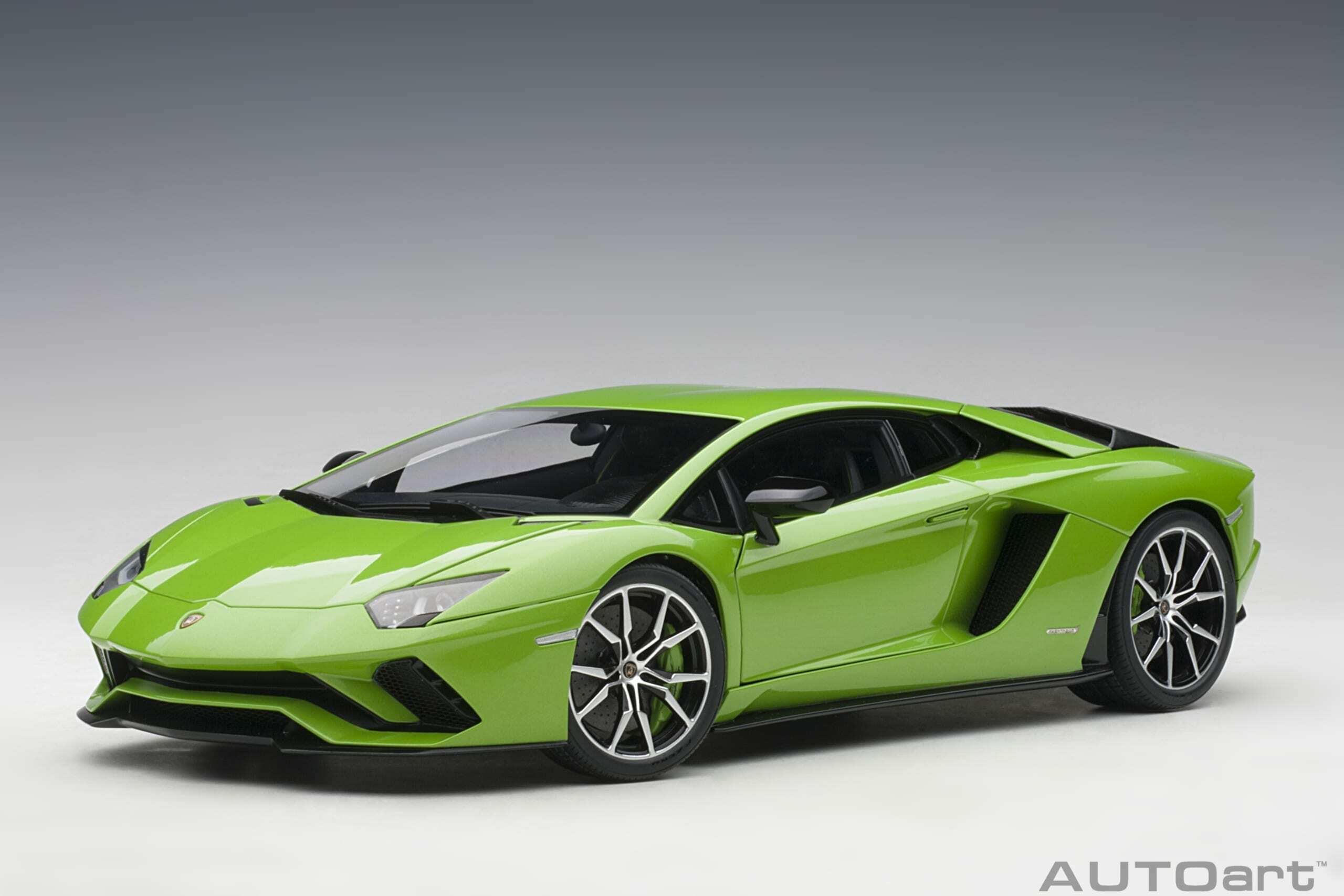 預訂:(訂金$300) (預訂價$1062):1/18 AUTOART Lamborghini Aventador S (Verde Mantis) (79133)